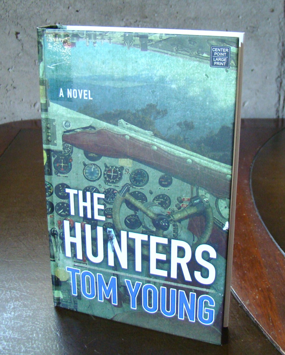 The Hunters ~2015 Large Print HC~ Tom Young Khatar Somalia DC-3 War Pirate Novel