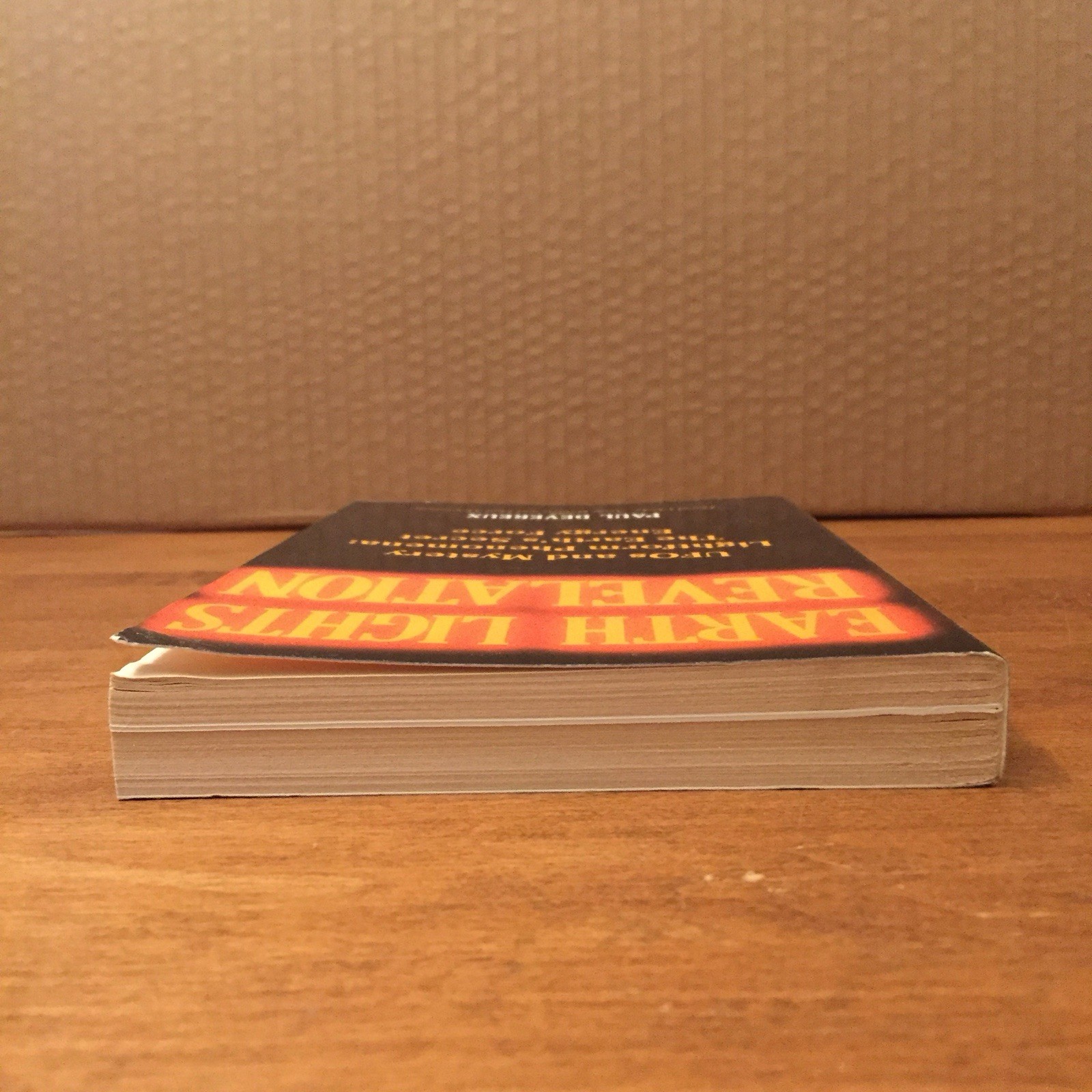Earth Lights Revelation: UFOs and Mystery…. Paul Devereux 1990 Blandford TPB G