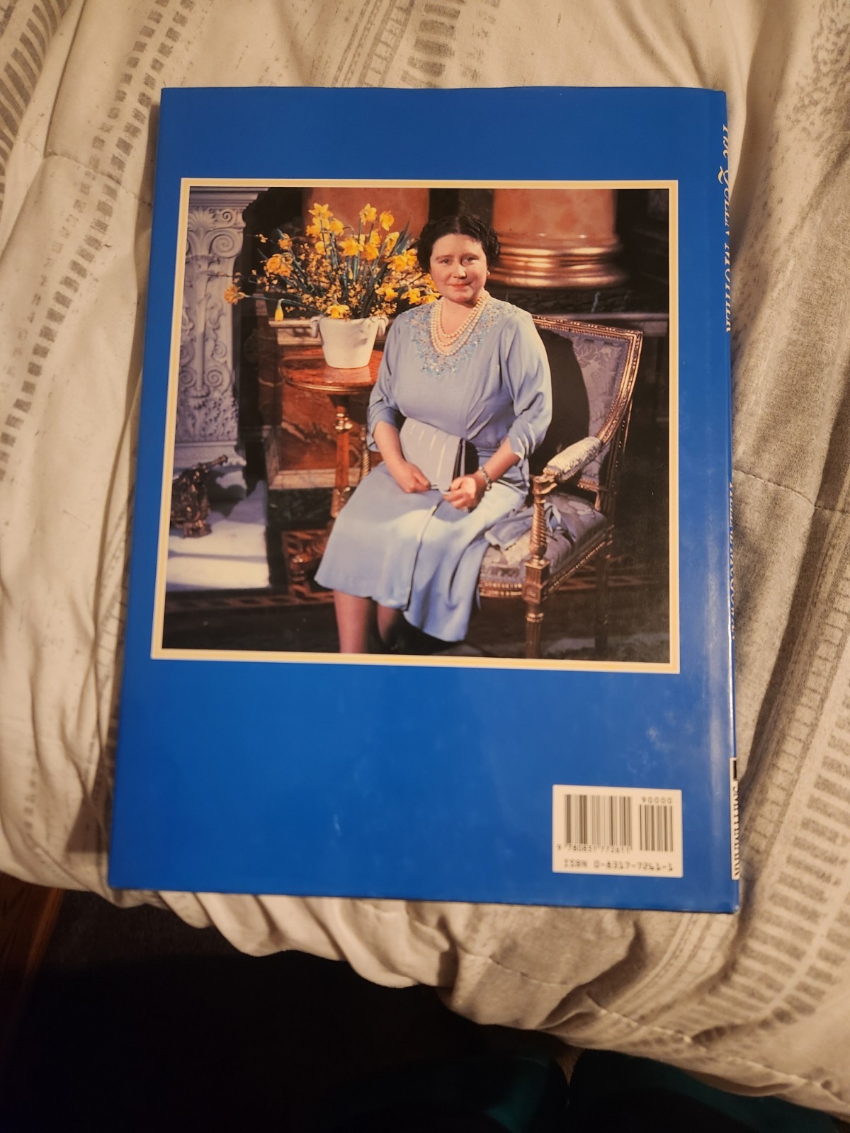 The Queen Mother By Helen McGowan-Hardcover -LARGE 10.5 In By 14.5 In