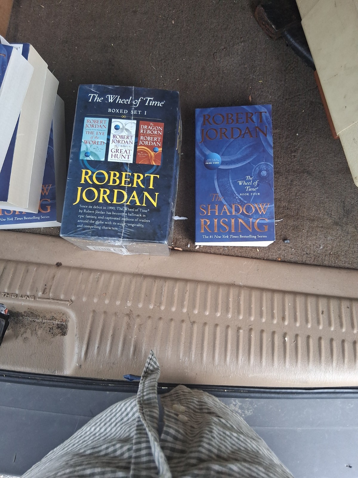 Robert Jordan The Wheel of Time Lot of 4 Books 1-4 Paperback New Boxed Set #1