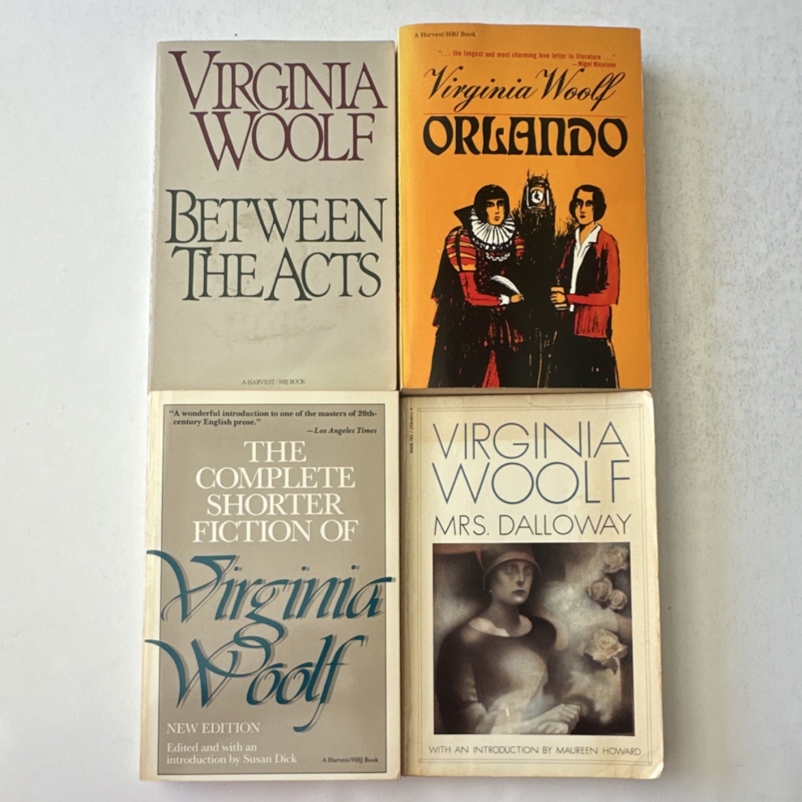 Virginia Woolf Paperback Fiction Set