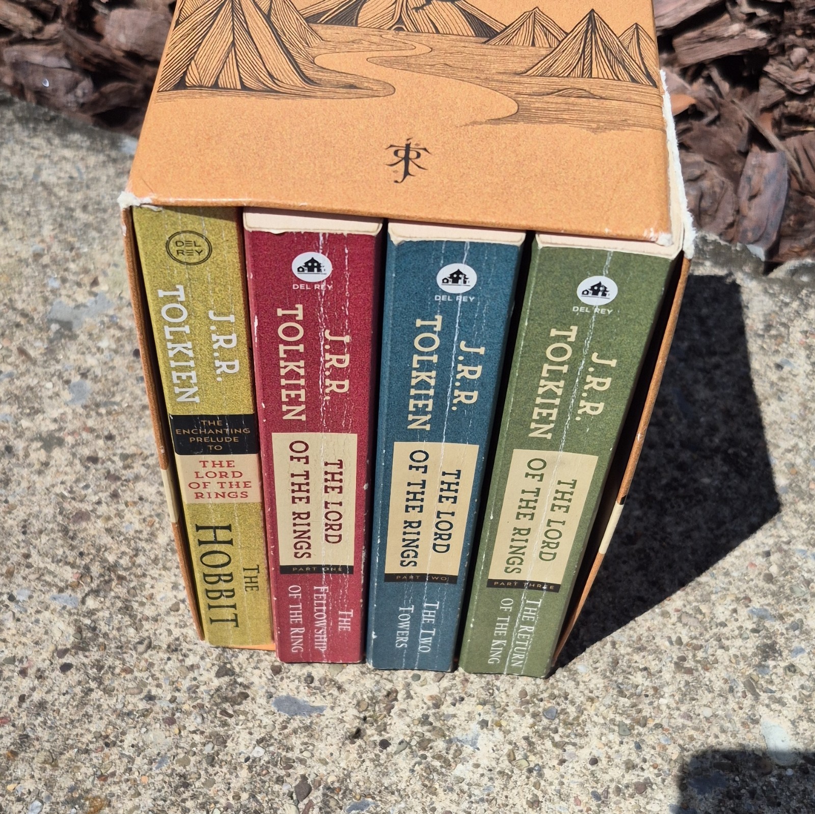 Del Rey J.R.R. Tolkien Box Set: The Hobbit & The Lord of the Rings