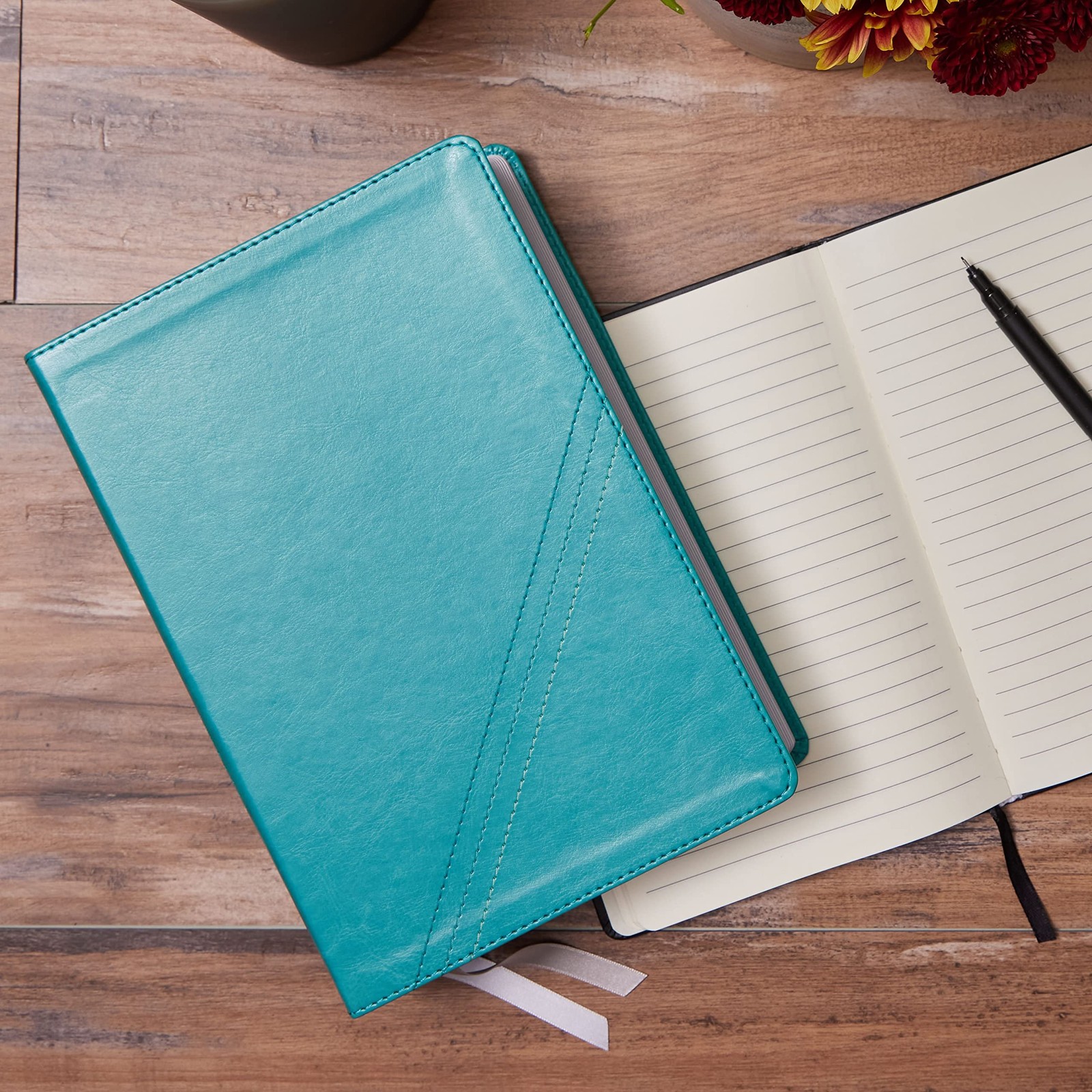 NKJV, Word Study Reference Bible, Leathersoft, Turquoise, Red Letter, Comfort…