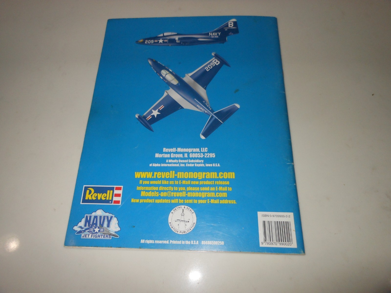 2002 Jet Fighters of the U.S. Navy Part 1. Early Designs – Revell / Bert Kinzey