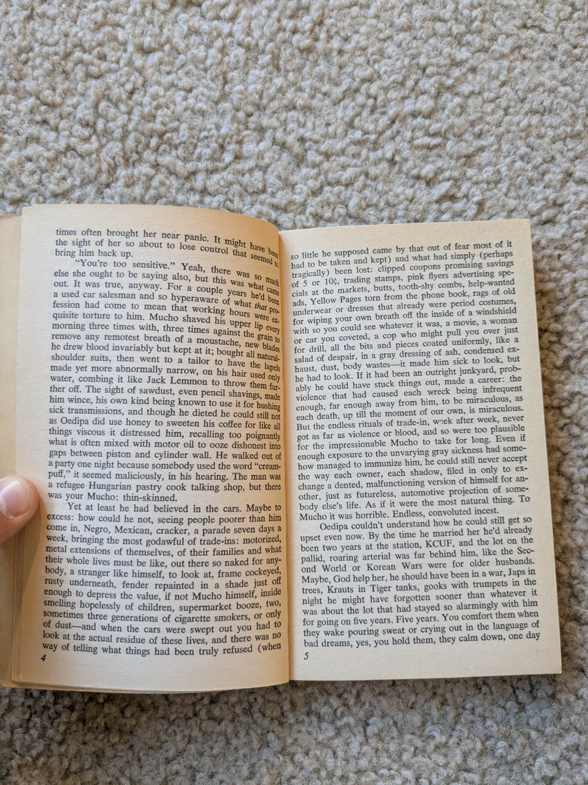 The Crying of Lot 49 by Thomas Pynchon : Vintage PB, Bantom Windstone Edit 1982