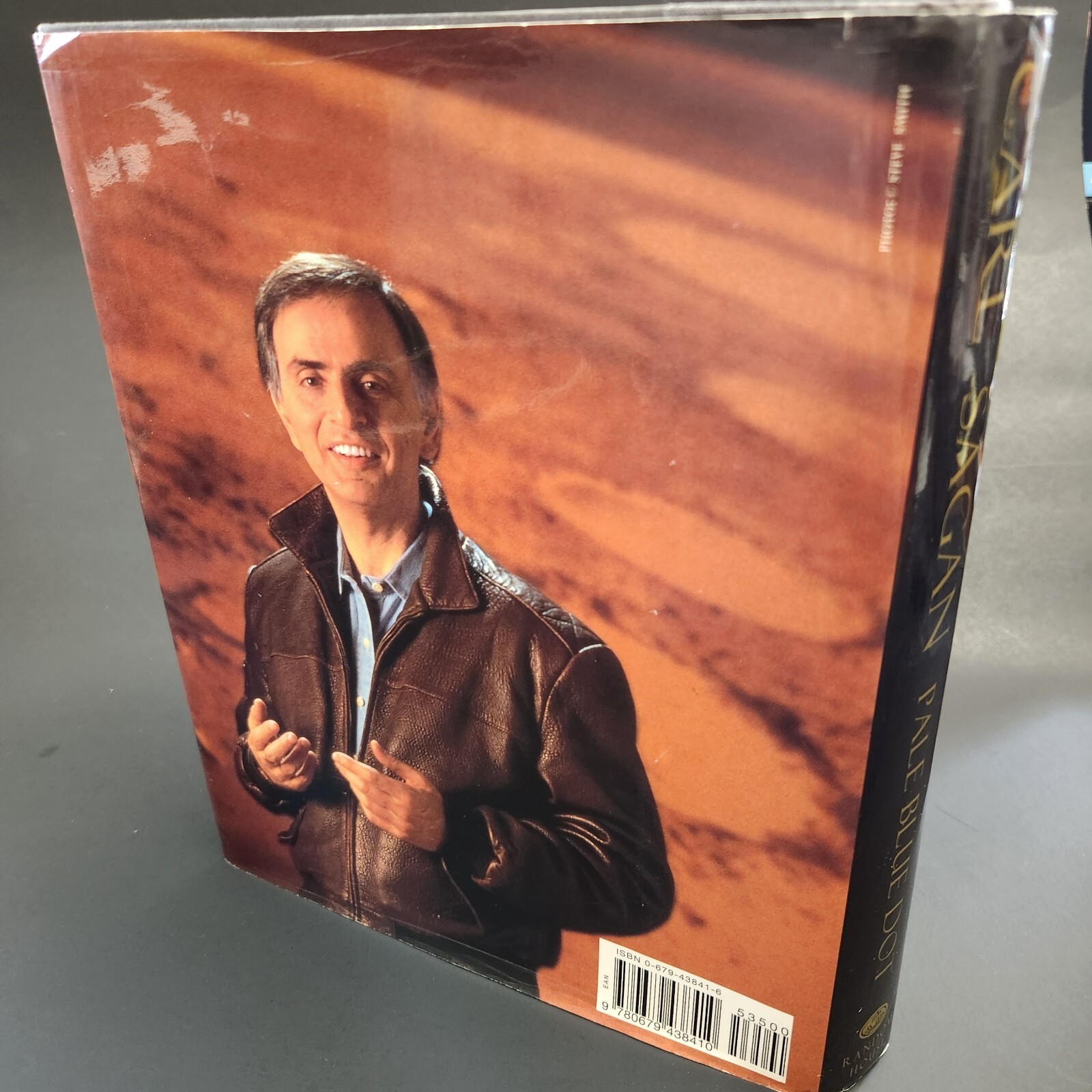 Pale Blue Dot * A Vision of the Human Future in Space 1st Edition- Carl Sagan