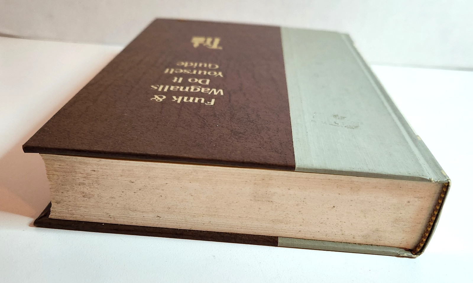 Funk & Wagnalls Do It Yourself Guide Hardback English 560 Pages 1983