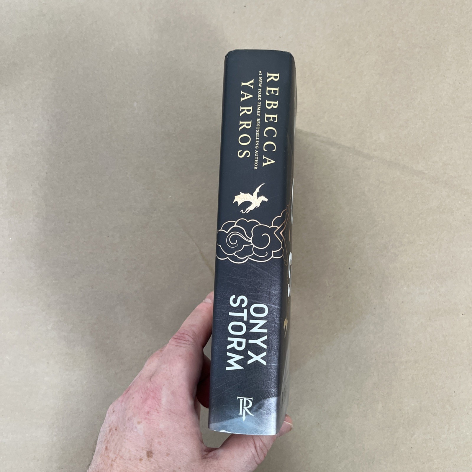 Rebecca Yarros – Onyx Storm Hardcover SEE DESCRIPTION