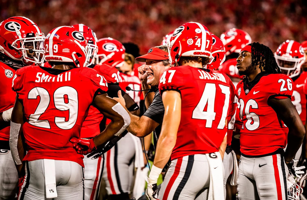 How ‚Bout Them Dawgs! Georgia Football Hardcover Book NEW 2021 Championship