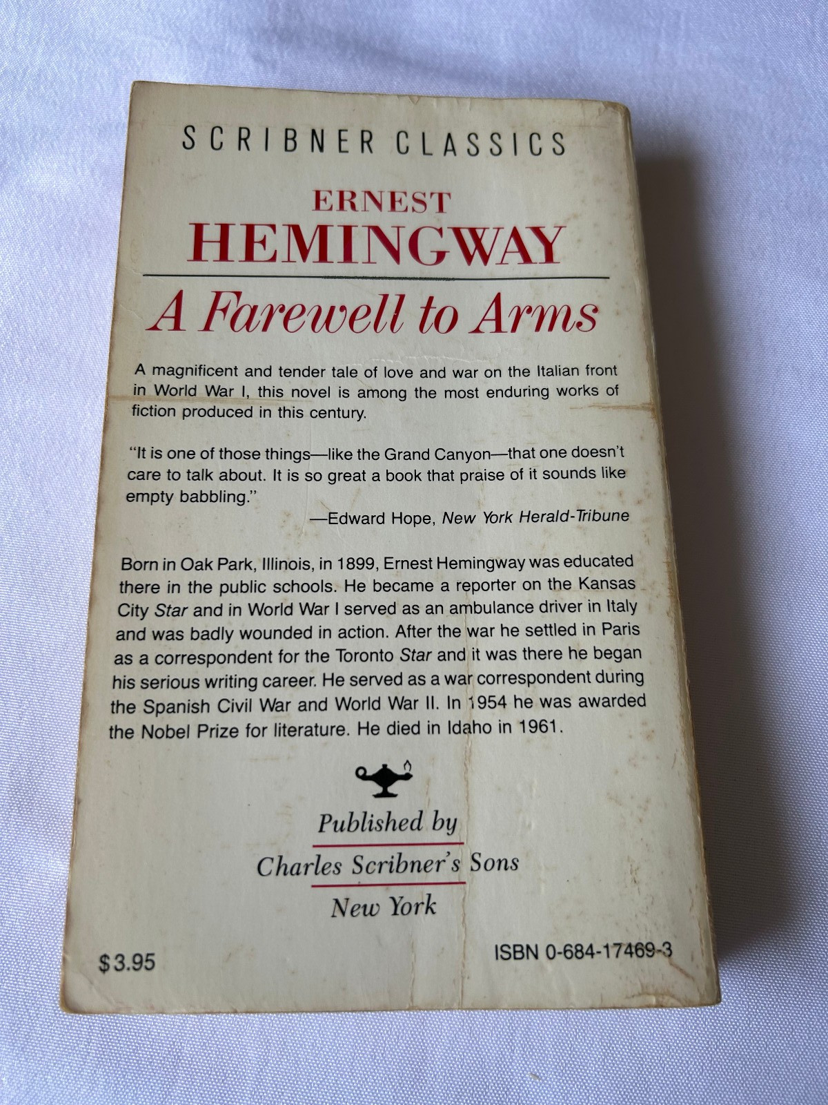 A Farewell to Arms, Ernest Hemingway, paperback 1957
