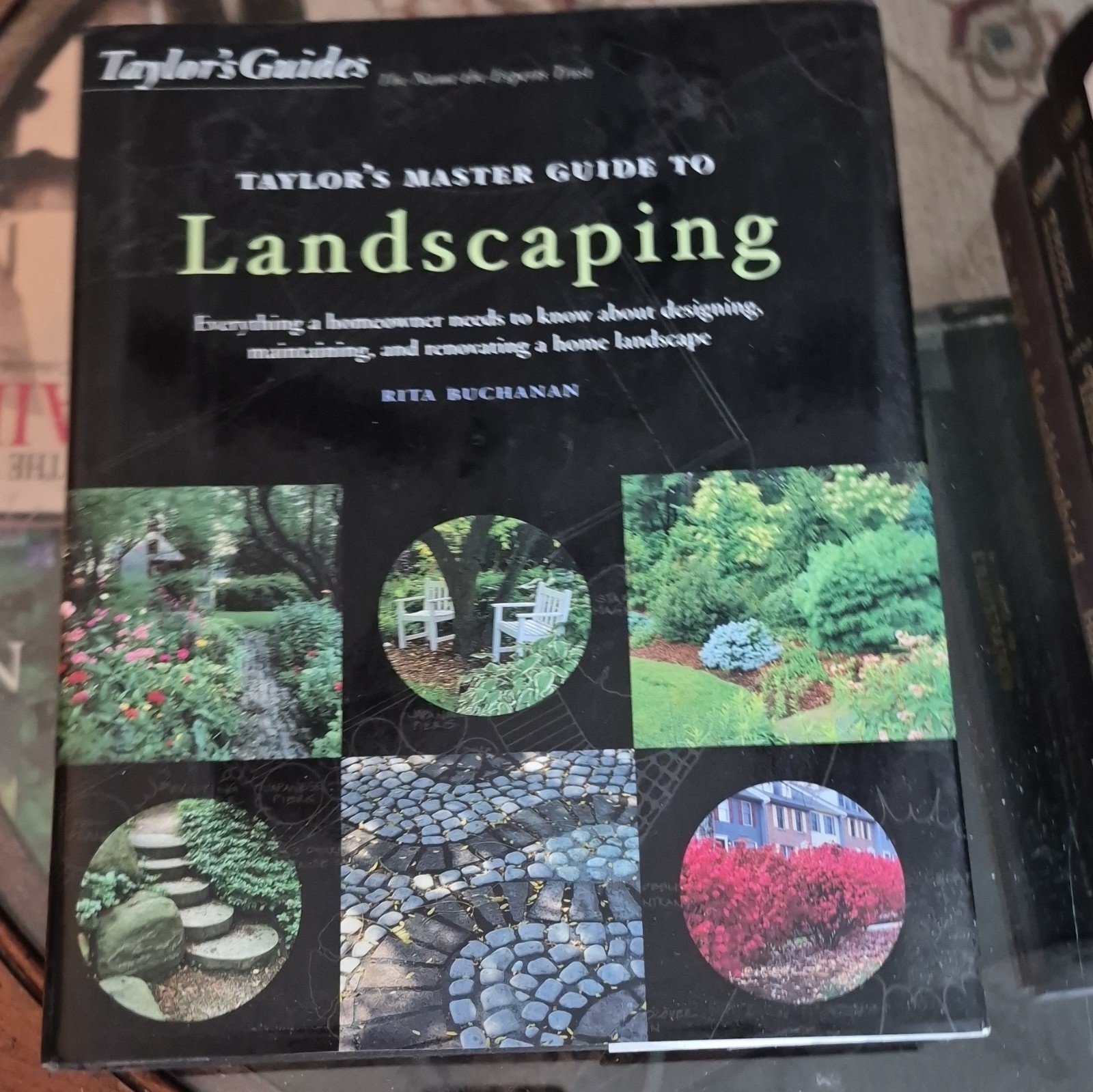 Rita Buchanan Taylor’s Guides Taylor’s Master Guide to Landscaping HC 2000