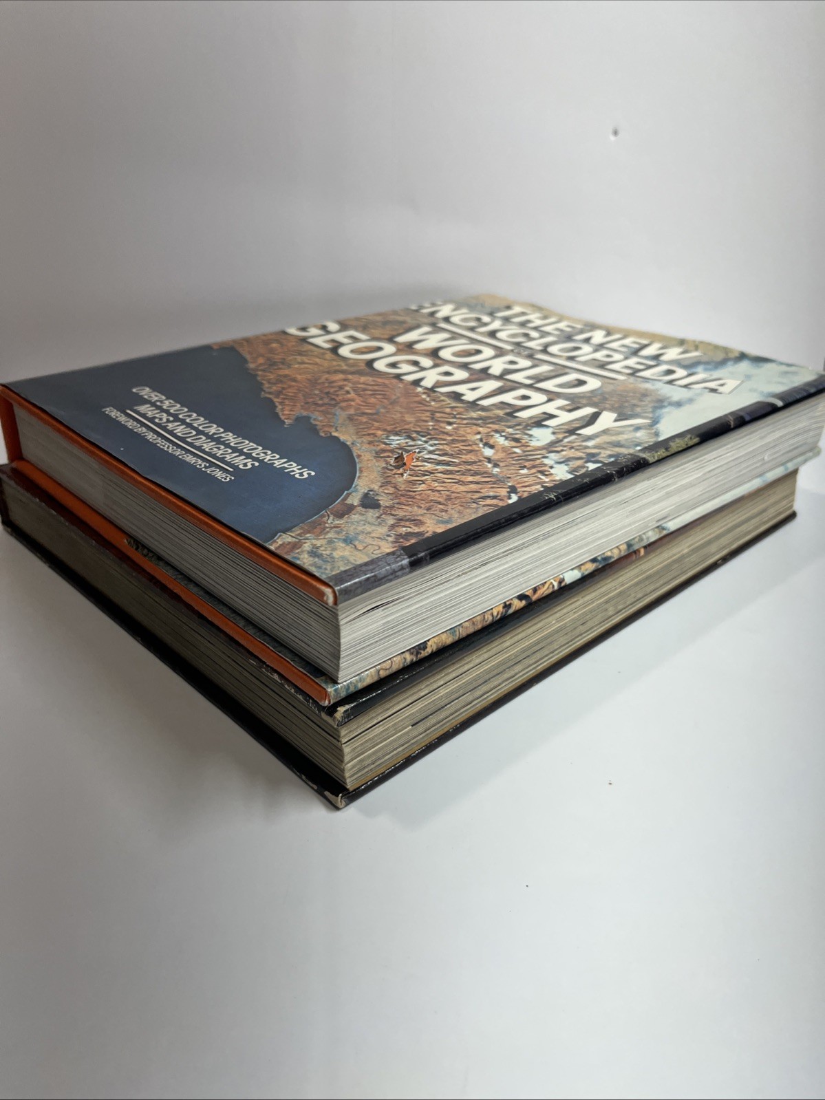 NATURAL SCIENCE LIBRARY: OUR CONTINENT: 1976, World Geography Encyclopedia 1976