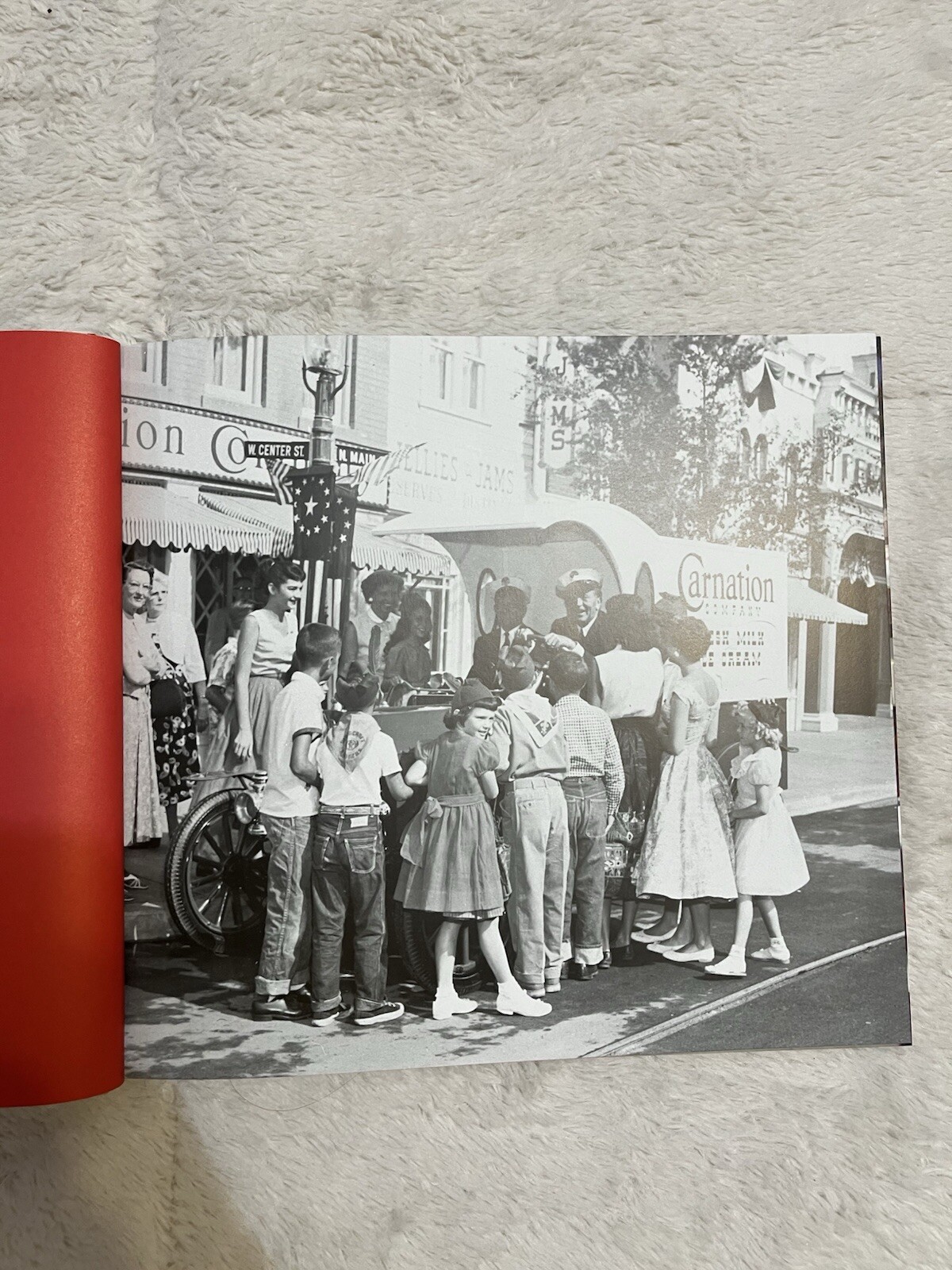 Eat Like Walt: The Wonderful World of Disney Food Marcy Carriker Smothers NEW