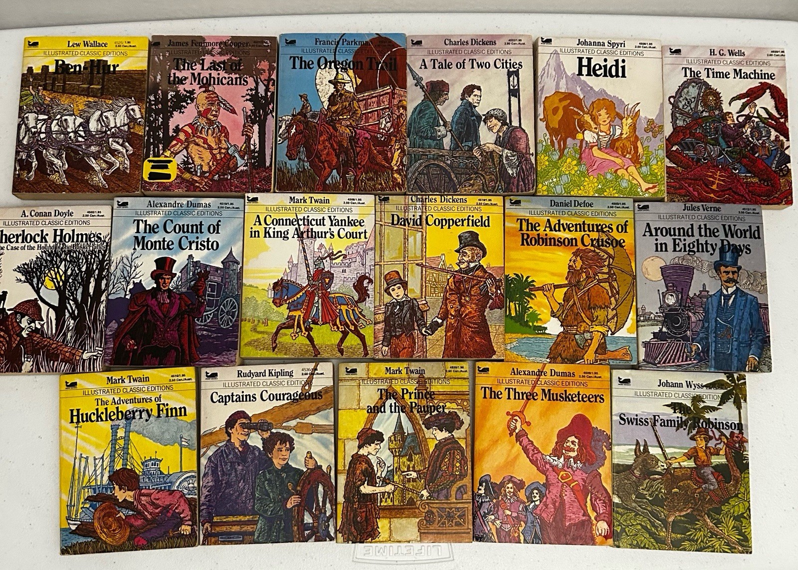 Lot of 17 Moby Books Illustrated Classic Editions Vintage Mini Paperback Books