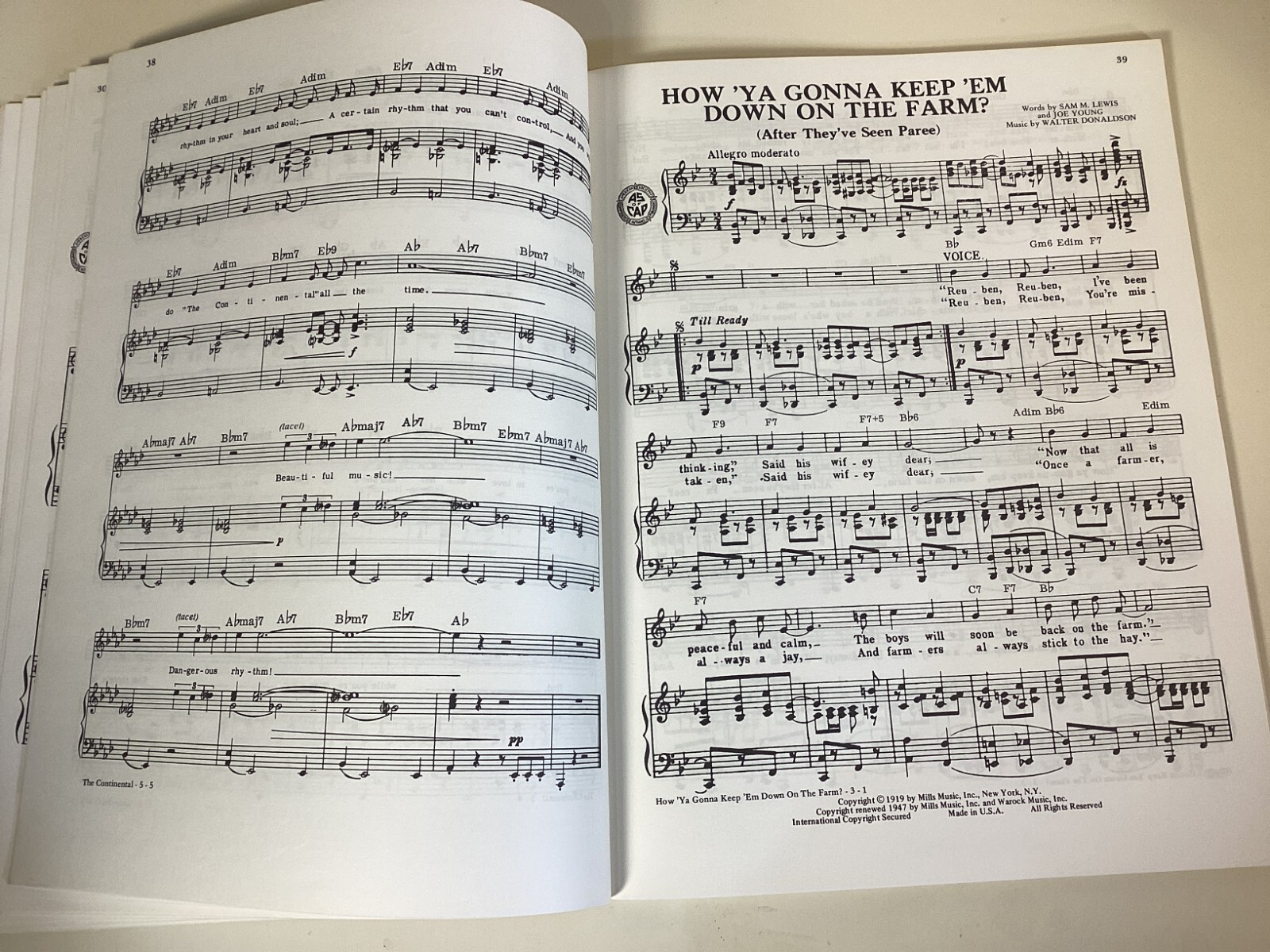 Songs Of Nostalgia Vocal Edition No 2 – Songbook 1978 – Sheet Music – 104 Pages