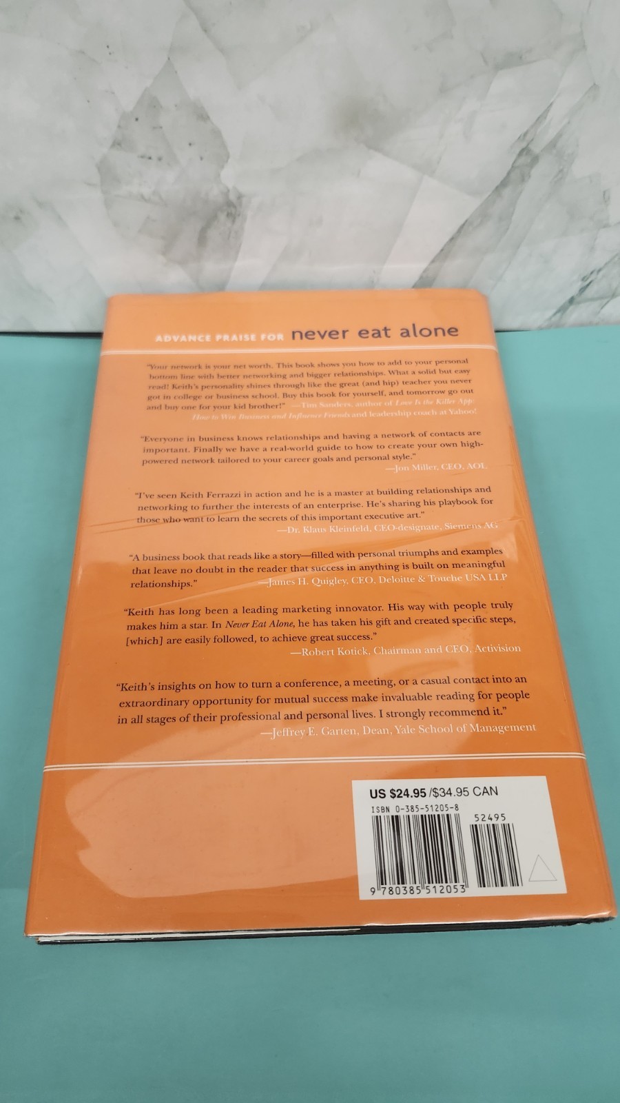 Never Eat Alone: And Other Secrets to Success, One Relationship a… by Tahl Raz