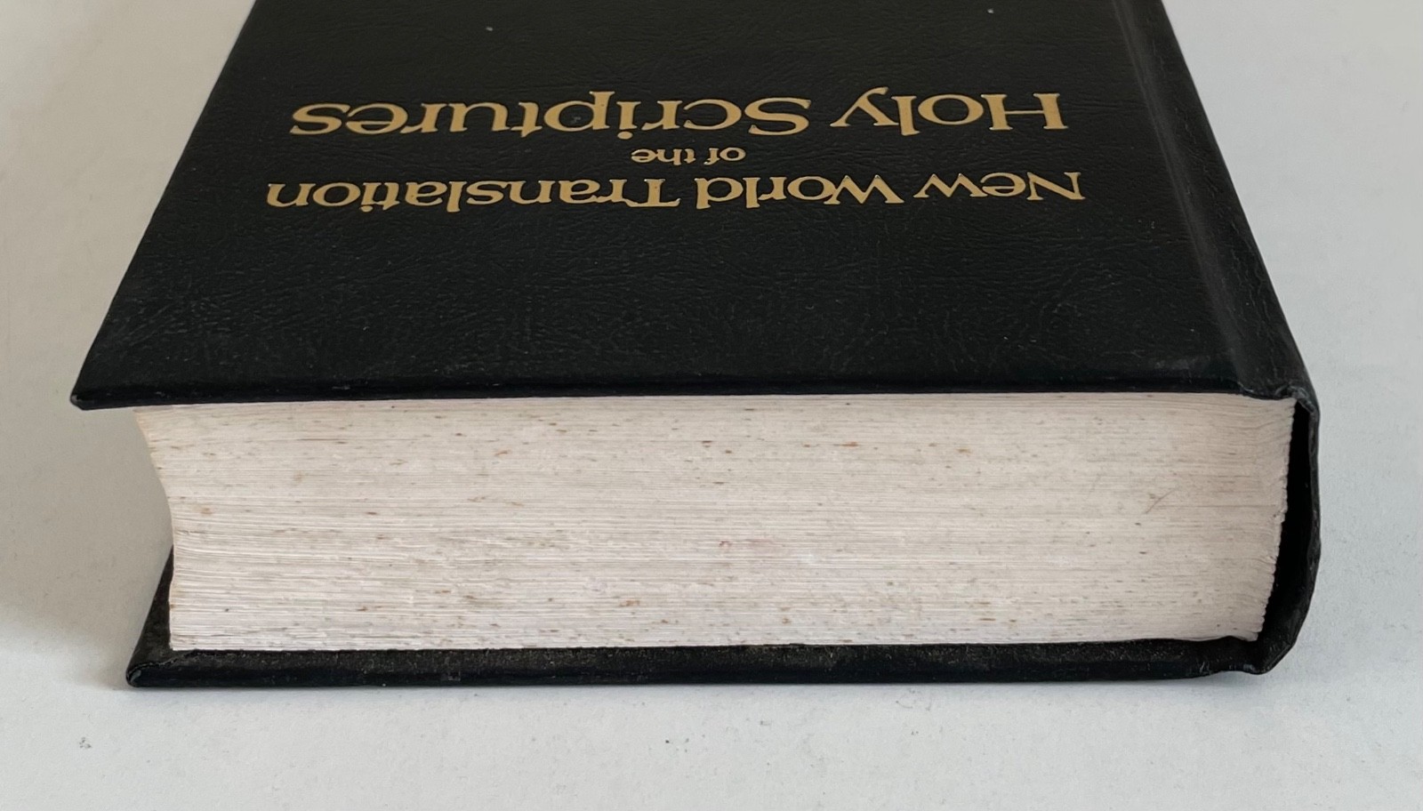 NEW WORLD TRANSLATION OF THE HOLY SCRIPTURES WatchTower Society Black Cover 1984