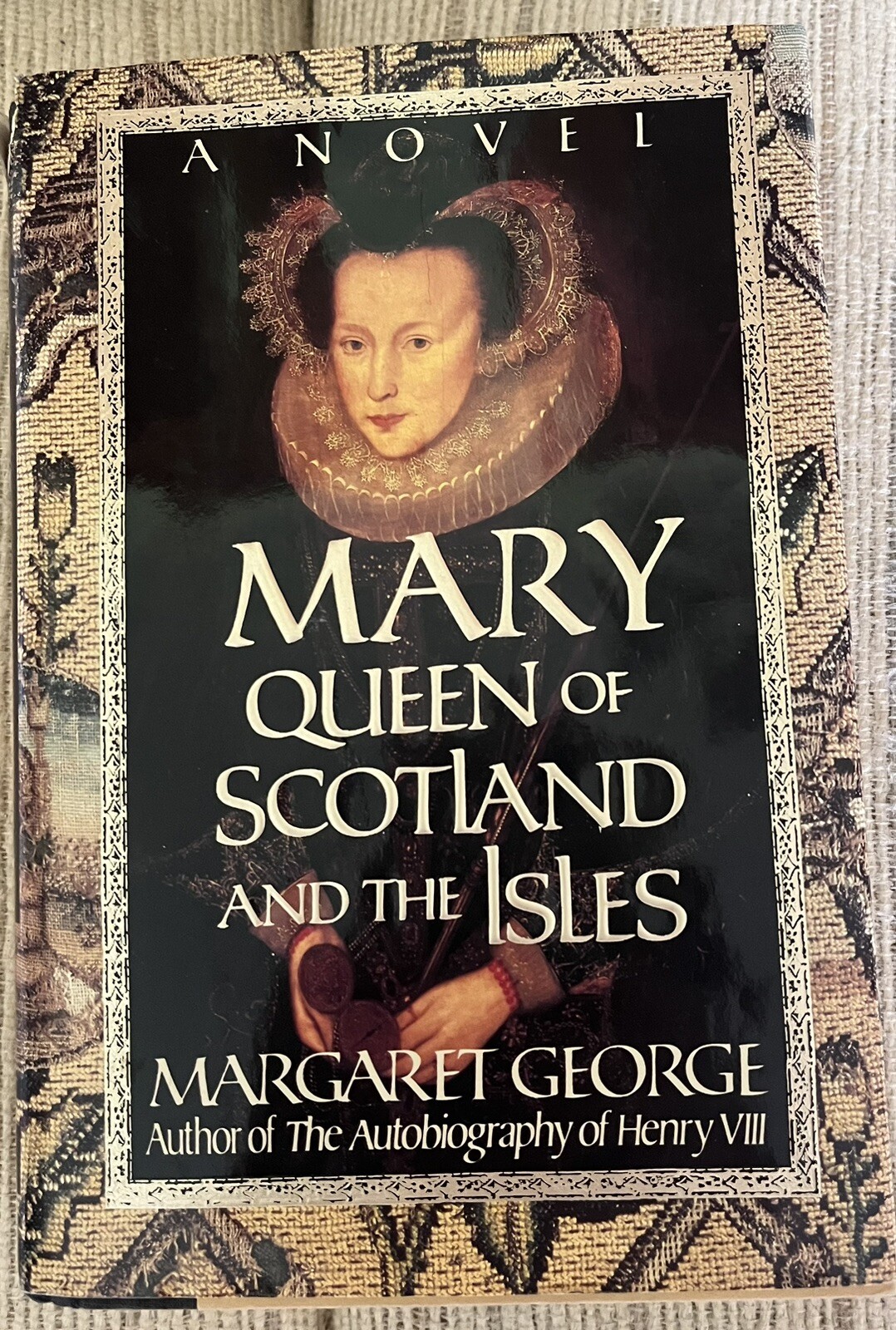 Margaret George Mary Queen of Scotland and the Isles Hard cover pre owned