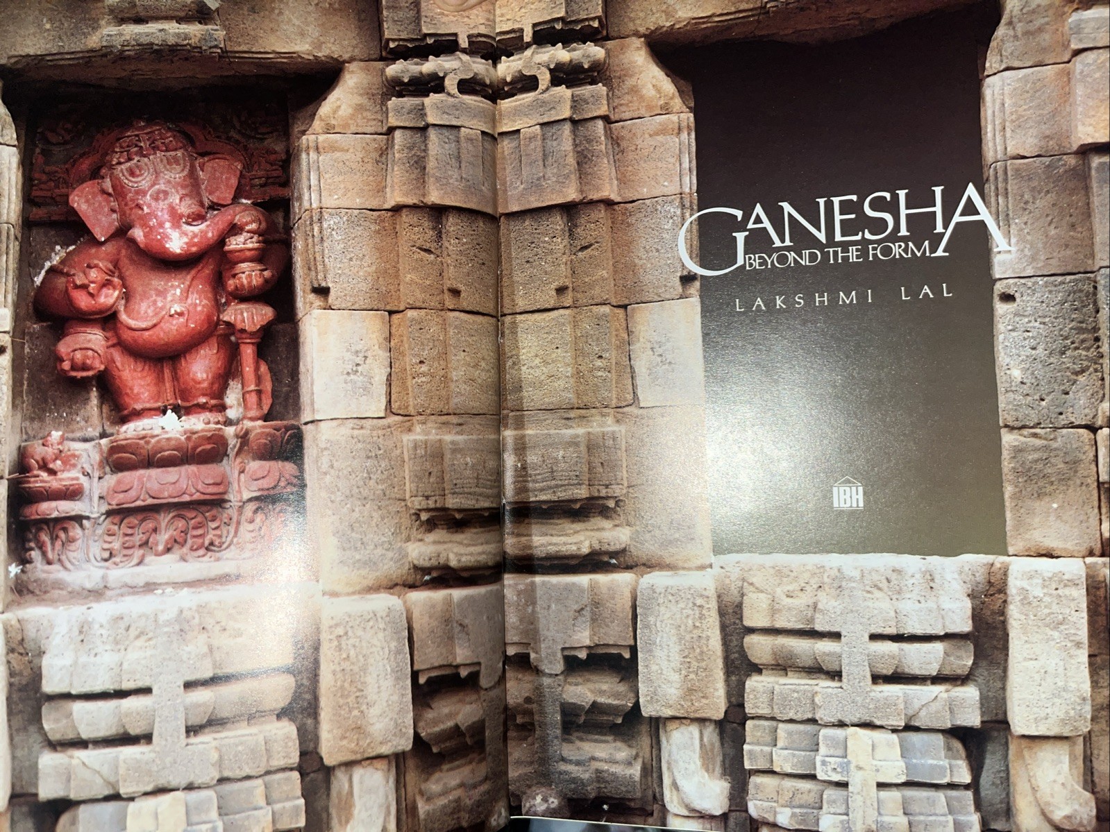 Ganesha Beyond the Form – Lakshmi Lal Illustrated Hc Dj Hinduism Buddhism