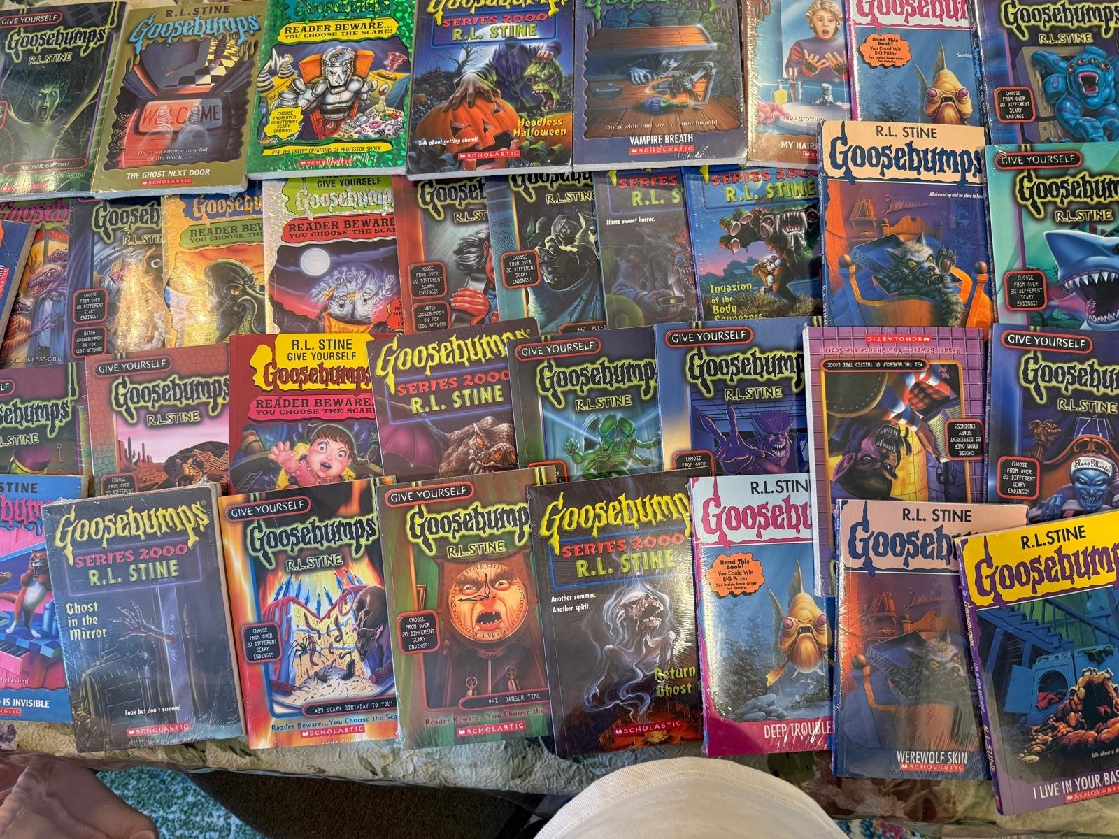 GOOSEBUMPS Original Main Series -(1-62) R.L. Stine Free Ship PAPERBACK