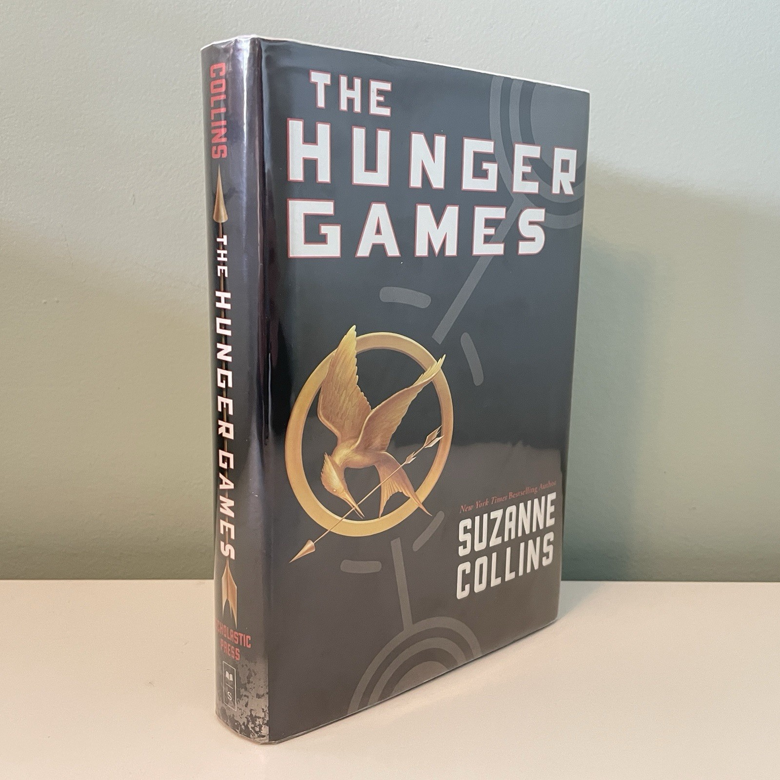 The Hunger Games – Suzanne Collins (Hardcover 1st Printing 10 9 8 7 6 5 4 3 2 1)