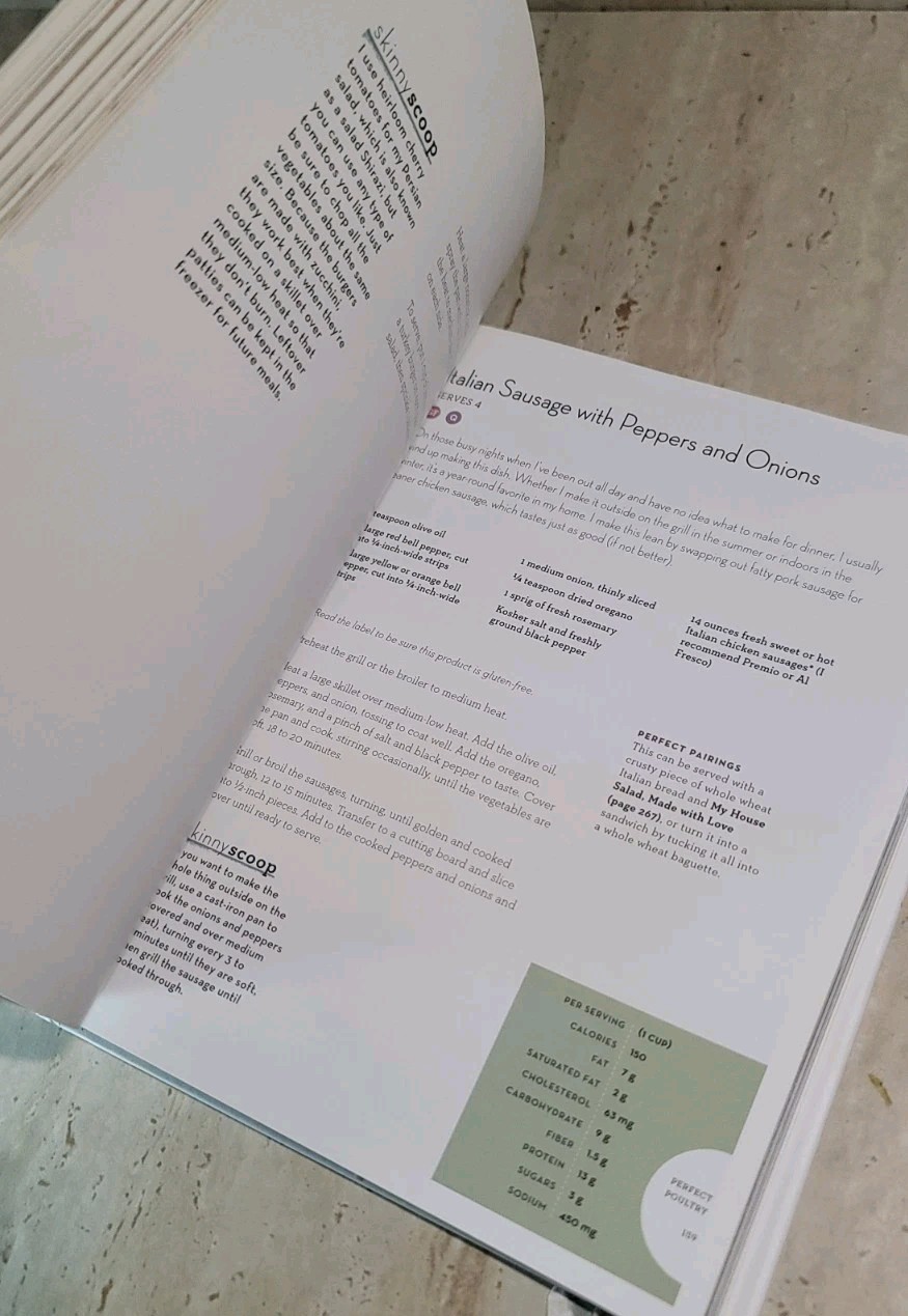 The Skinnytaste Cookbook: – Hardcover, by Homolka Gina; Jones