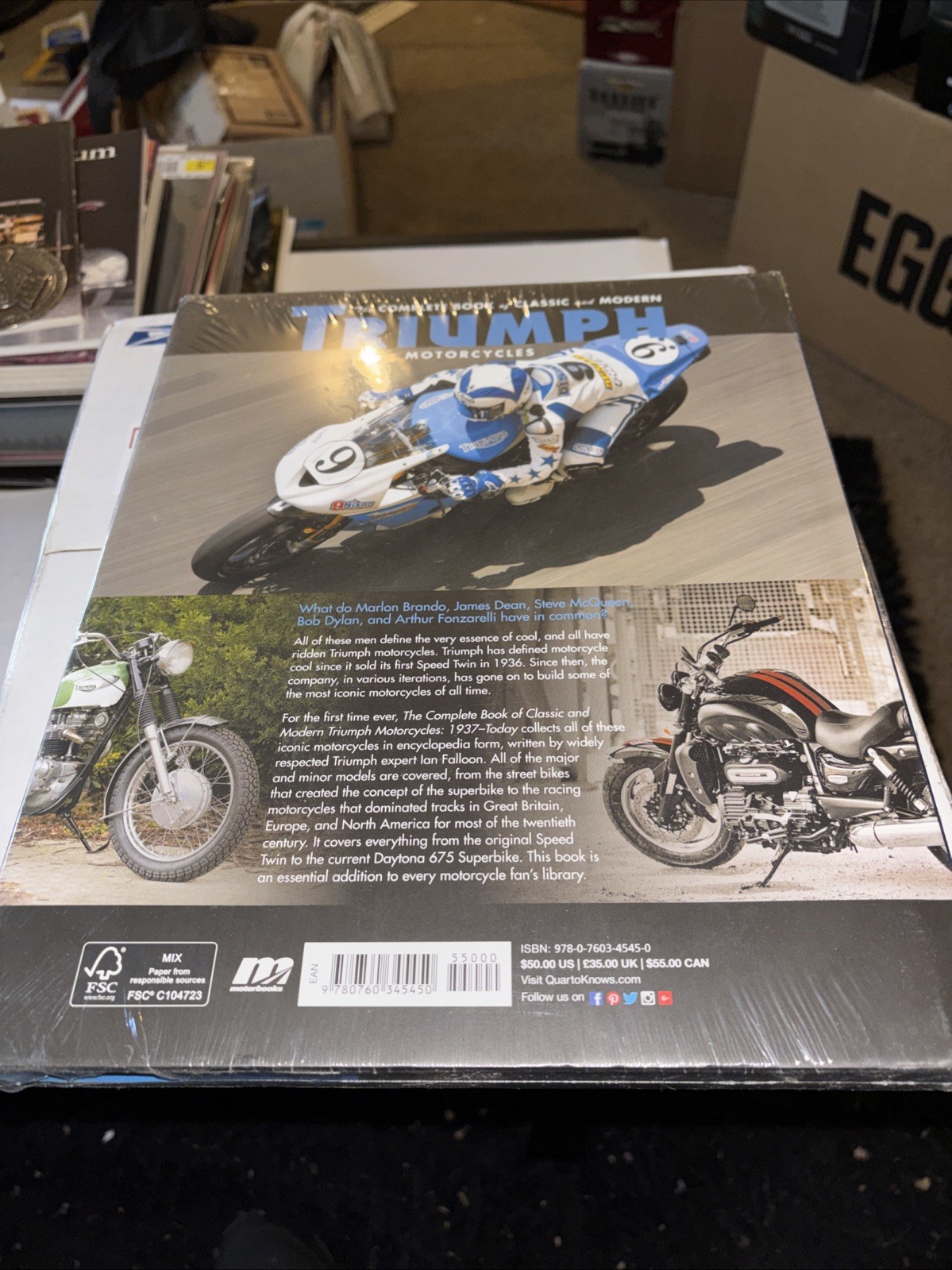 Complete Book Ser.: The Complete Book of Classic and Modern Triumph Motorcycles