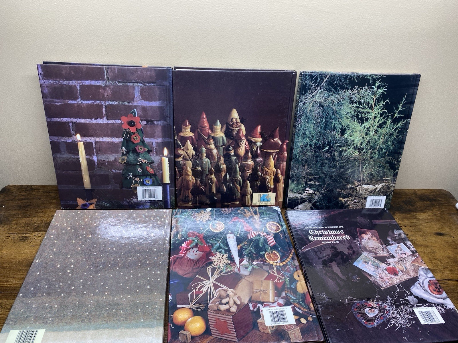 The Spirit of Christmas & Holidays Remembered by Leisure Arts Lot Of 6 Books