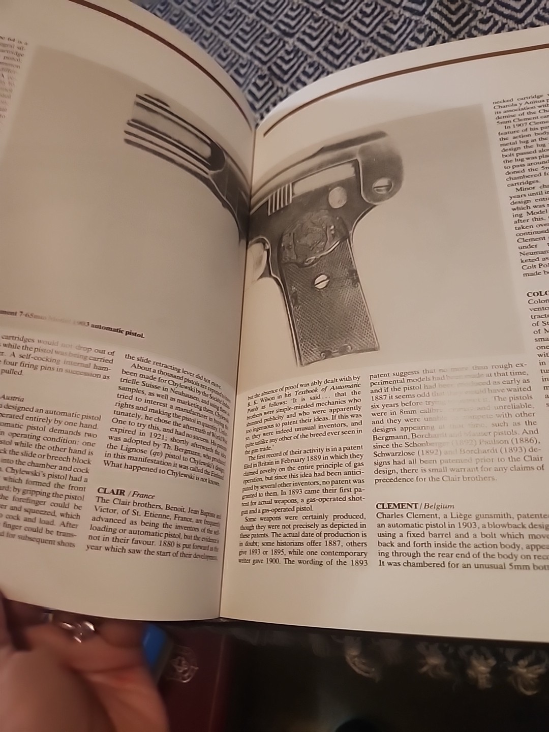 The Illustrated Encyclopedia of Firearms by Hogg, Ian V. (1987 Hardback)
