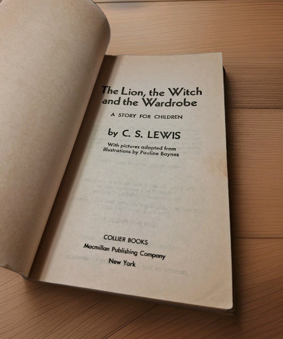 The Lion, the Witch and the Wardrobe CS Lewis First Collier Books Edition 1970