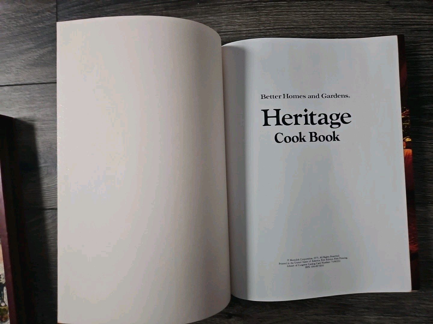 Heritage Cook Book Better Homes and Gardens 1975 Hardcover + Slipcover Gold Page