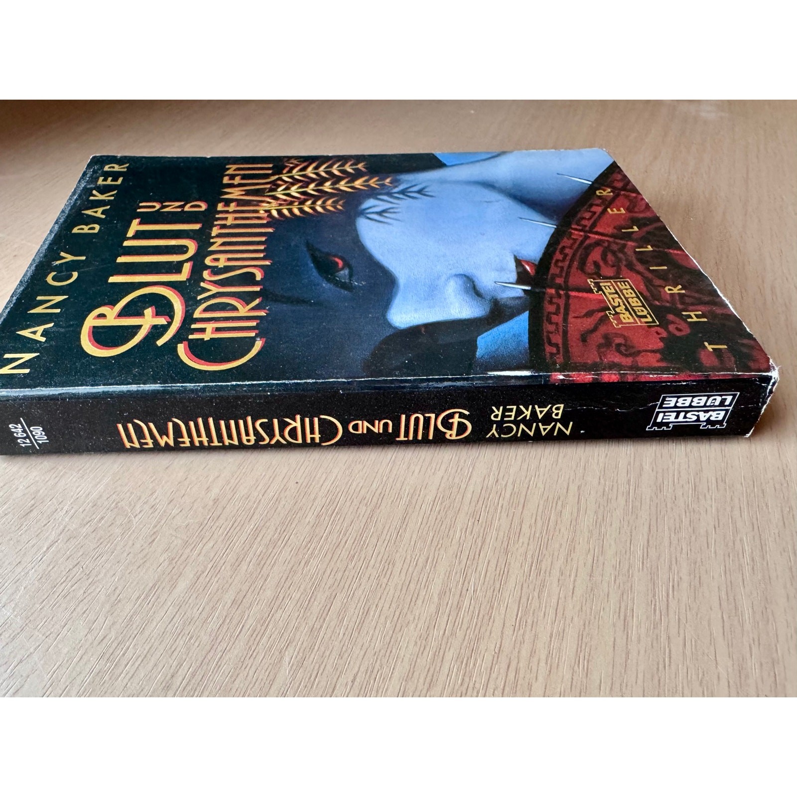 Blut und Chrysanthemen by Nancy Baker – 1997