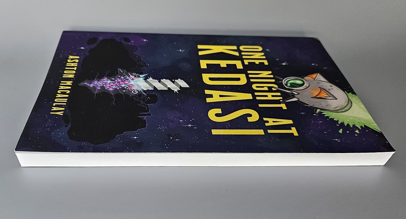 One Night at Kedasi Joel Macaulay Space Opera Sci Fi Paperback Like New