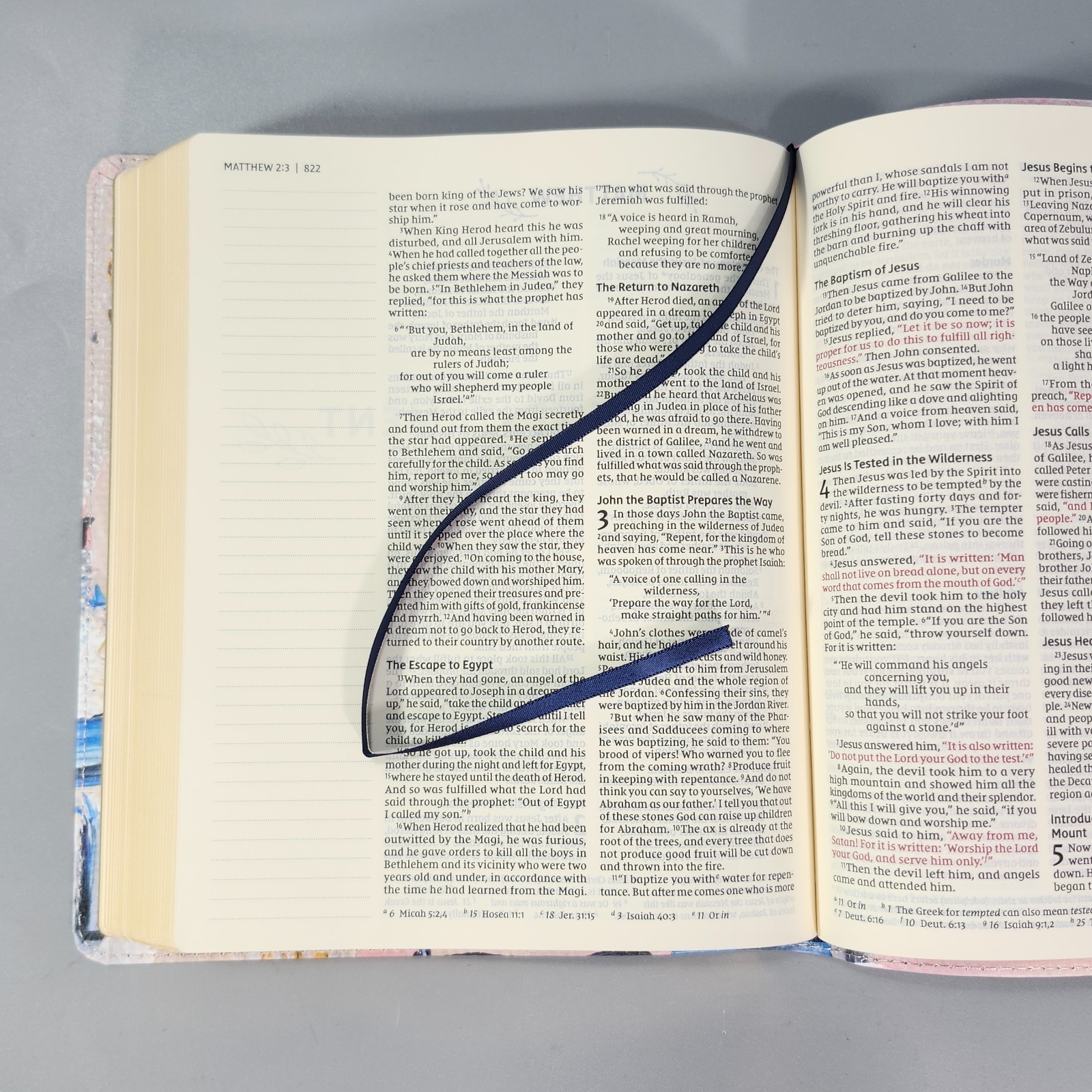 Zondervan NIV Artisan Collection Bible Jesus Word in Red Leathersoft Multicolor