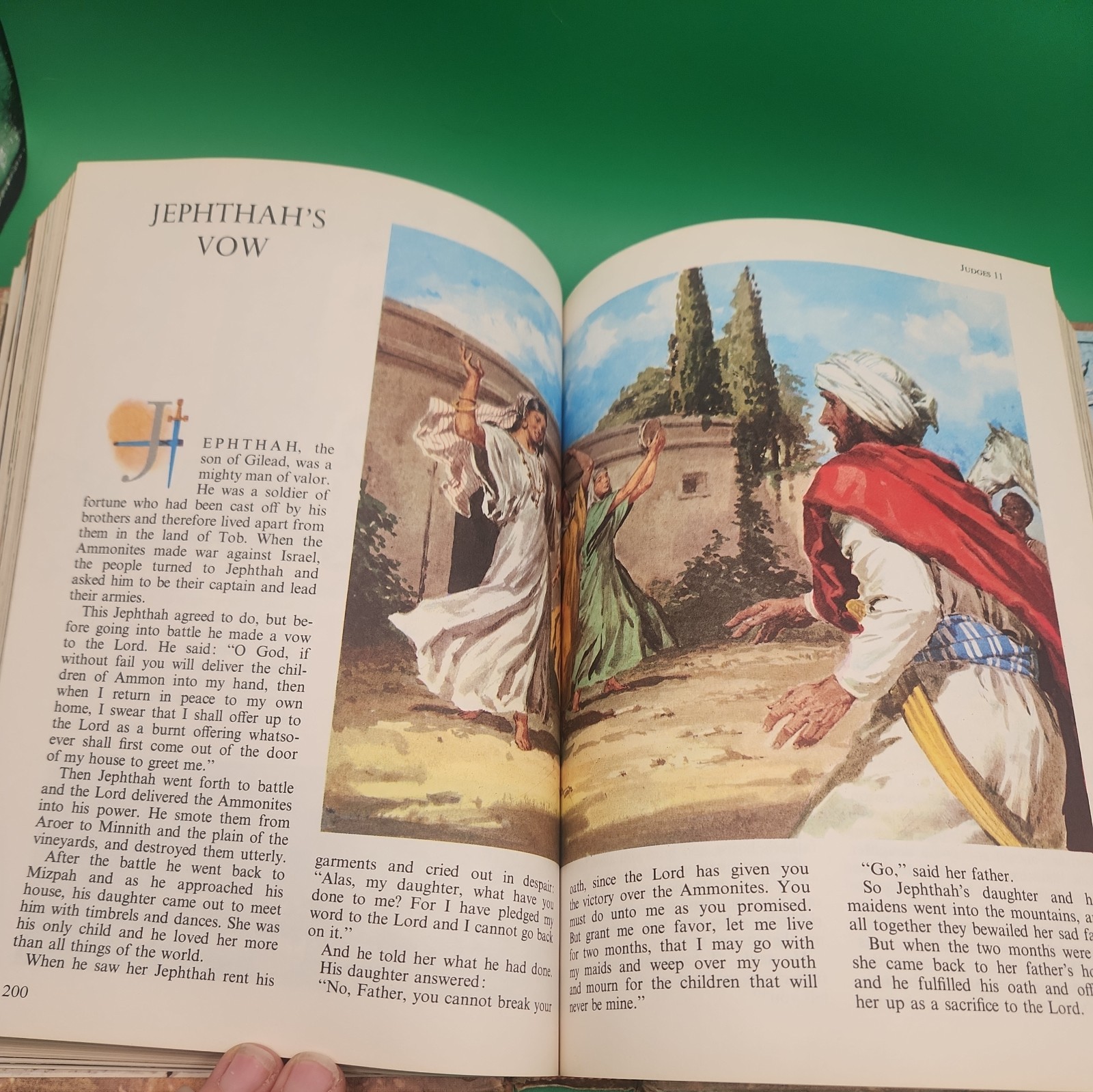 Vintage 1965 The Children’s Bible Book Hardcover God Religion 510 Pages