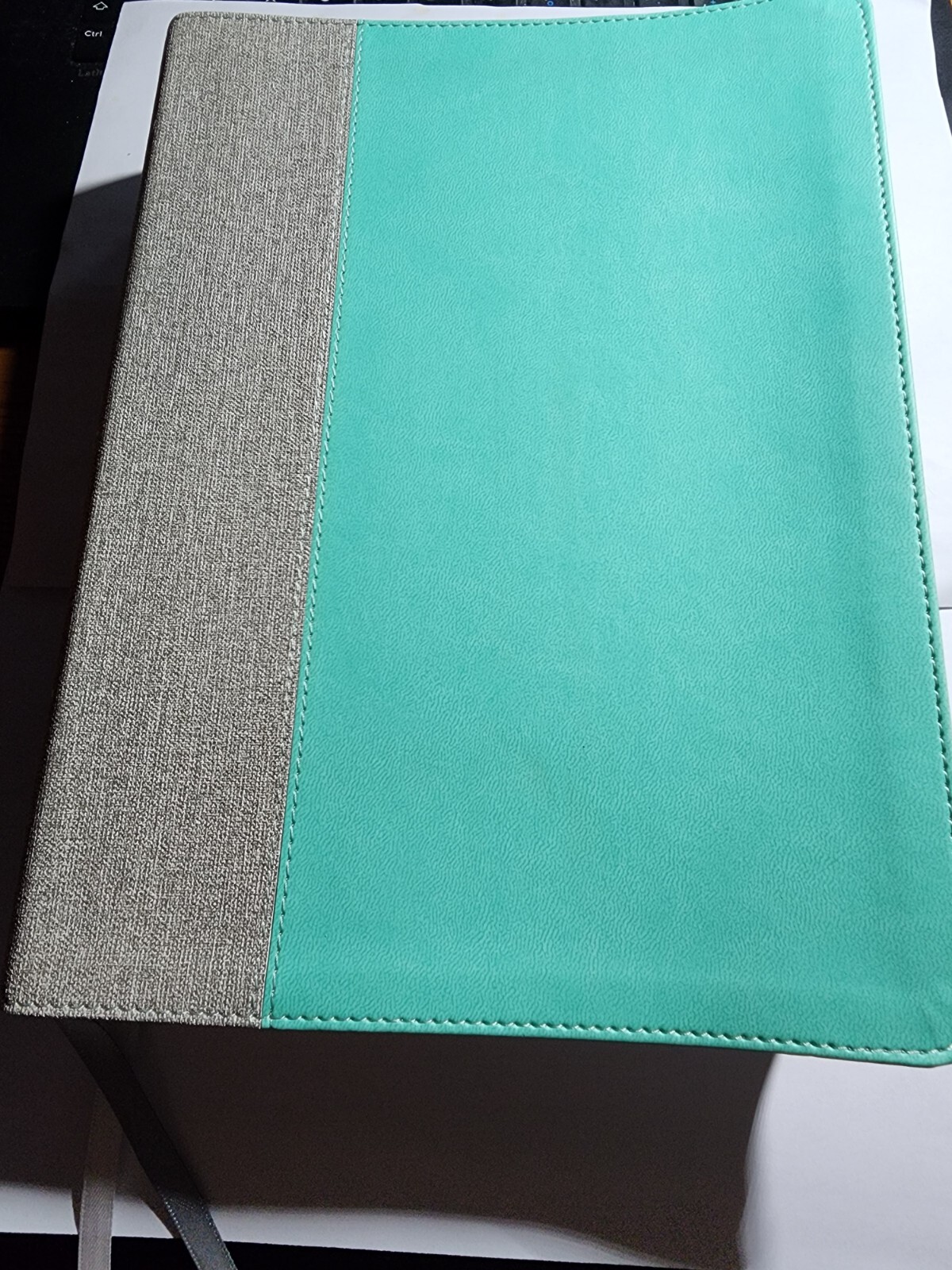Lifeway Women’s Bible, Christian Standard – Imitation Leather VG+ B7