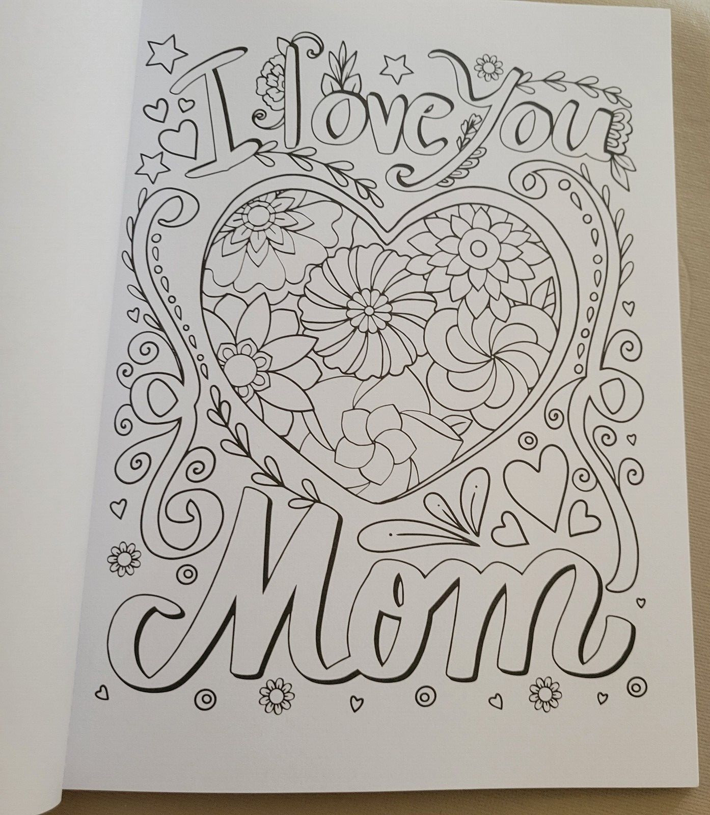 LOVE YOU MOM ADULT COLORING BOOK – 2022 TOPIX MEDIA – 47 FESTIVE COLORING PAGES