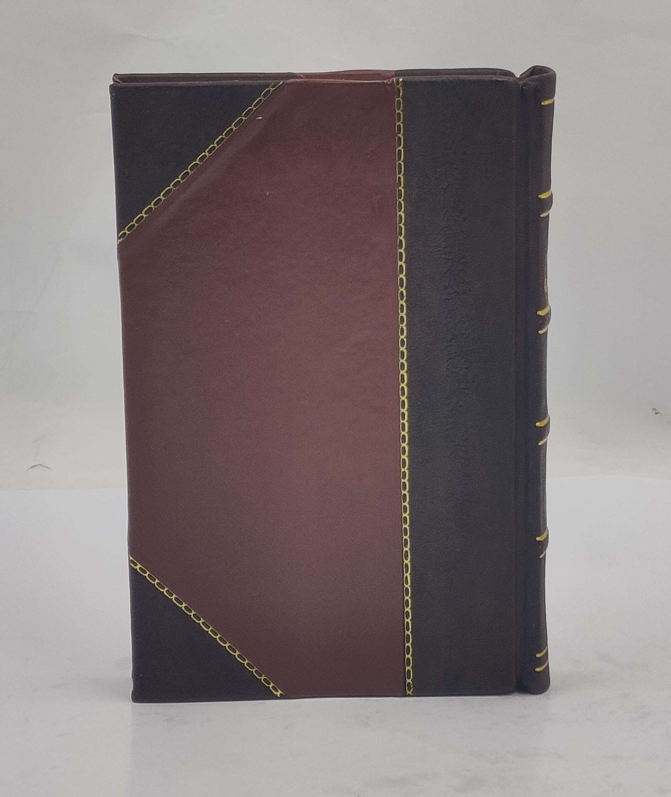 The „Grand grimore“ 1910 [Leather Crafted]