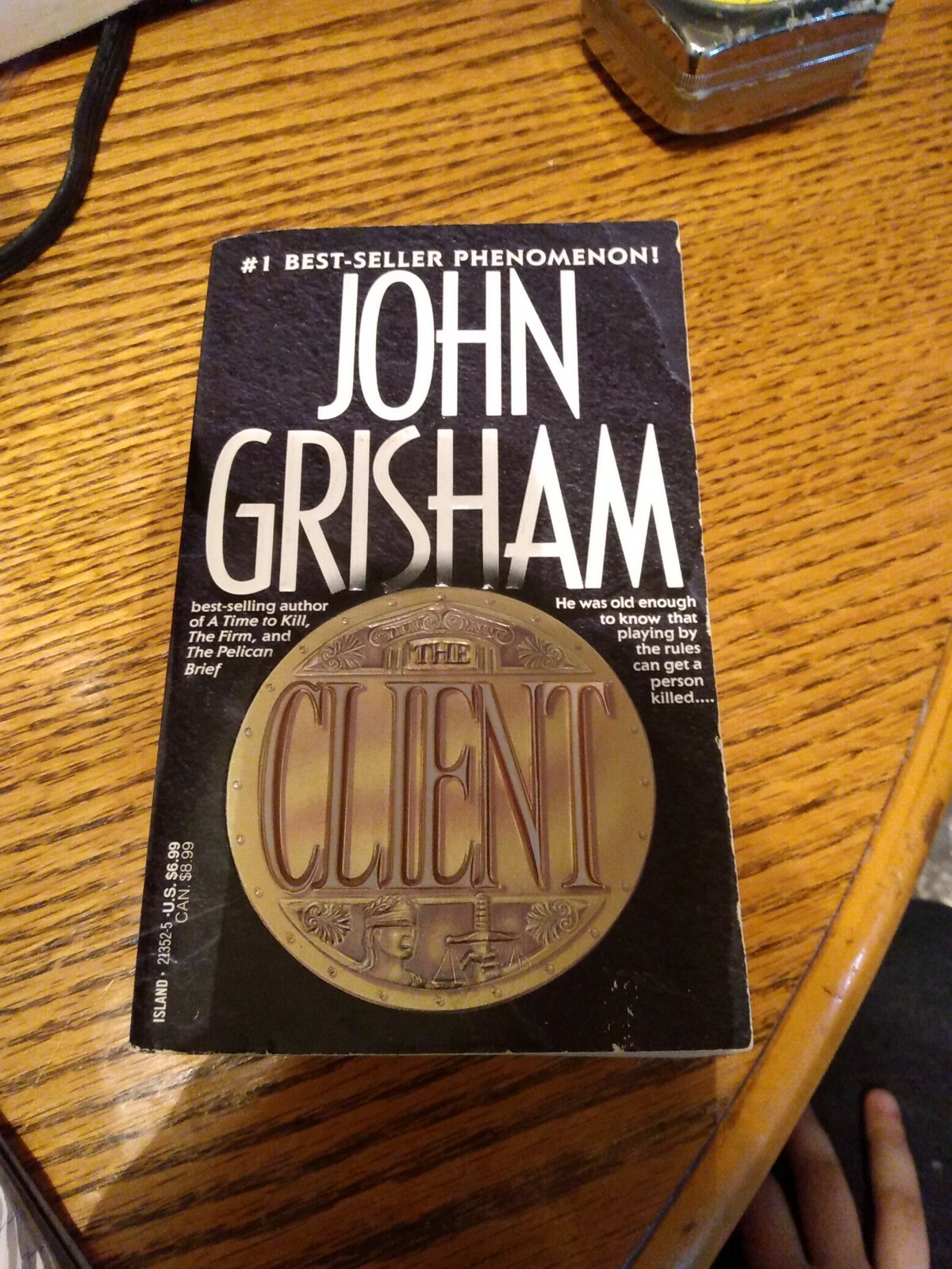 The Client by John Grisham set of 2 (cm)