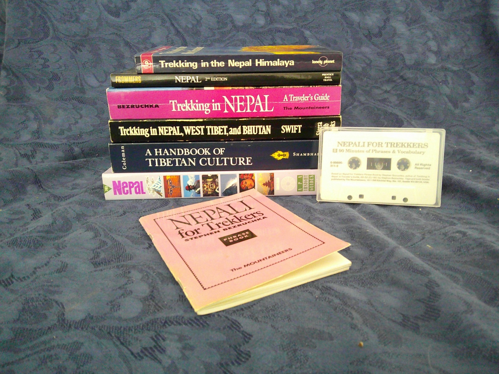 Ultimate TREKKING IN NEPAL guide book collection, incl. language tape & cultural
