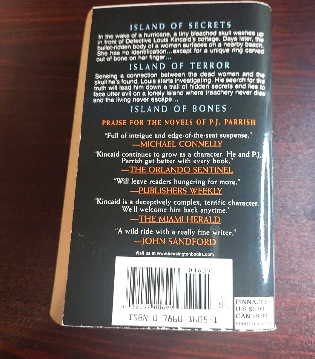 Mystery Thriller Paperback Book P J Parrish Investigation Murder Crime 3x