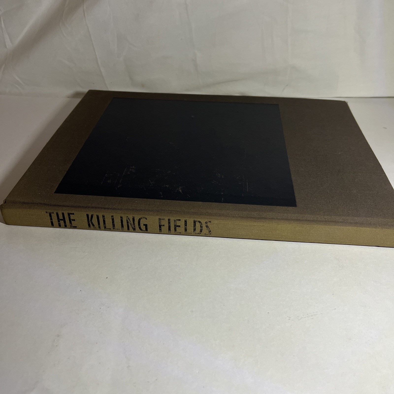 The Killing Fields – Twin Palms – Murder Victims Genocide Photobook Khmer Rouge