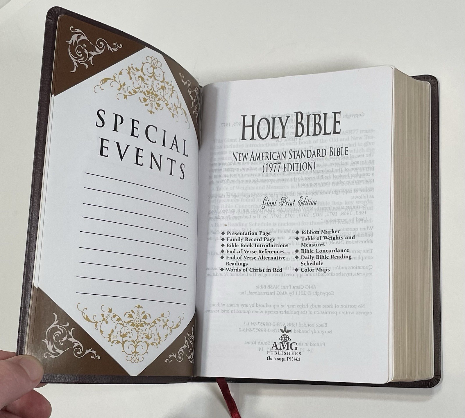 1977 Edition Holy Bible New American Standard Bonded Leather Giant Print AMG