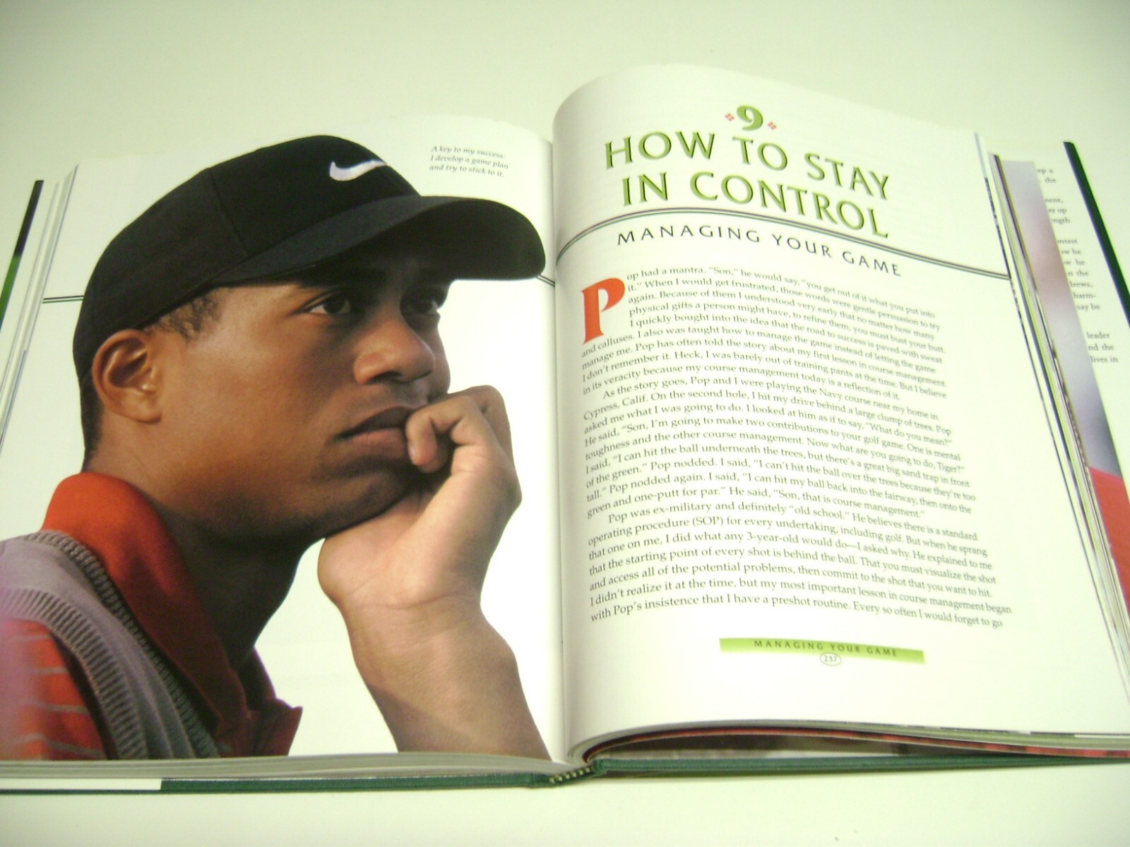 2001 HUGE Golf Digest Hard Cover Book, Tiger Woods How I Play Golf, 306 pages