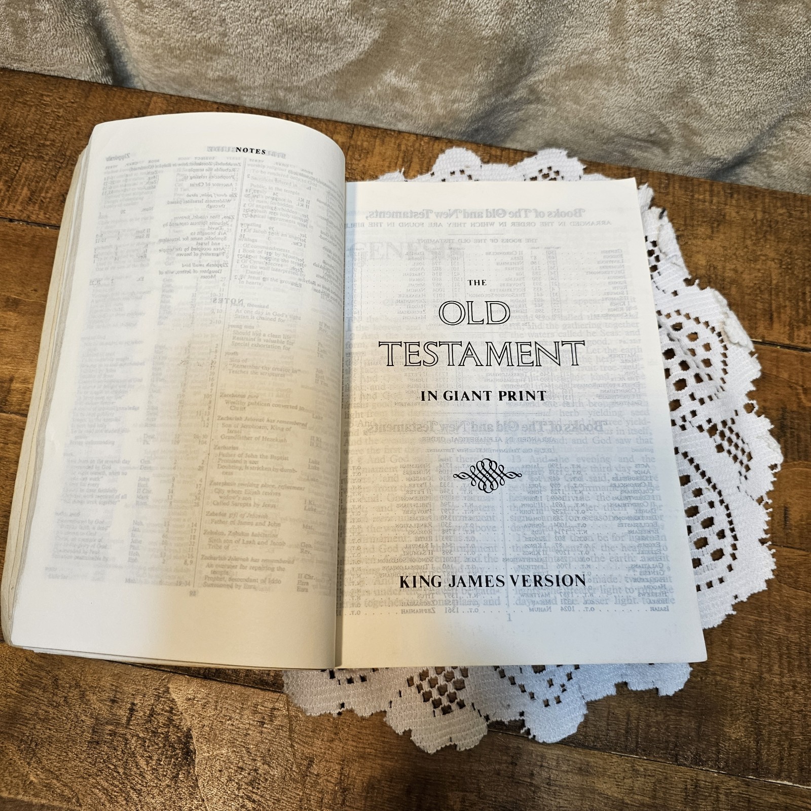 HOLY BIBLE Large Print REVELATION SEMINARS 1976 Paperback KJV
