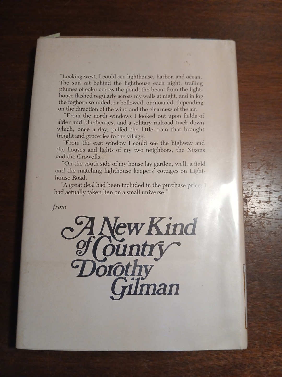 A NEW KIND OF COUNTRY By Dorothy Gilman 1st Edition 1978 HC/DJ Ex-library