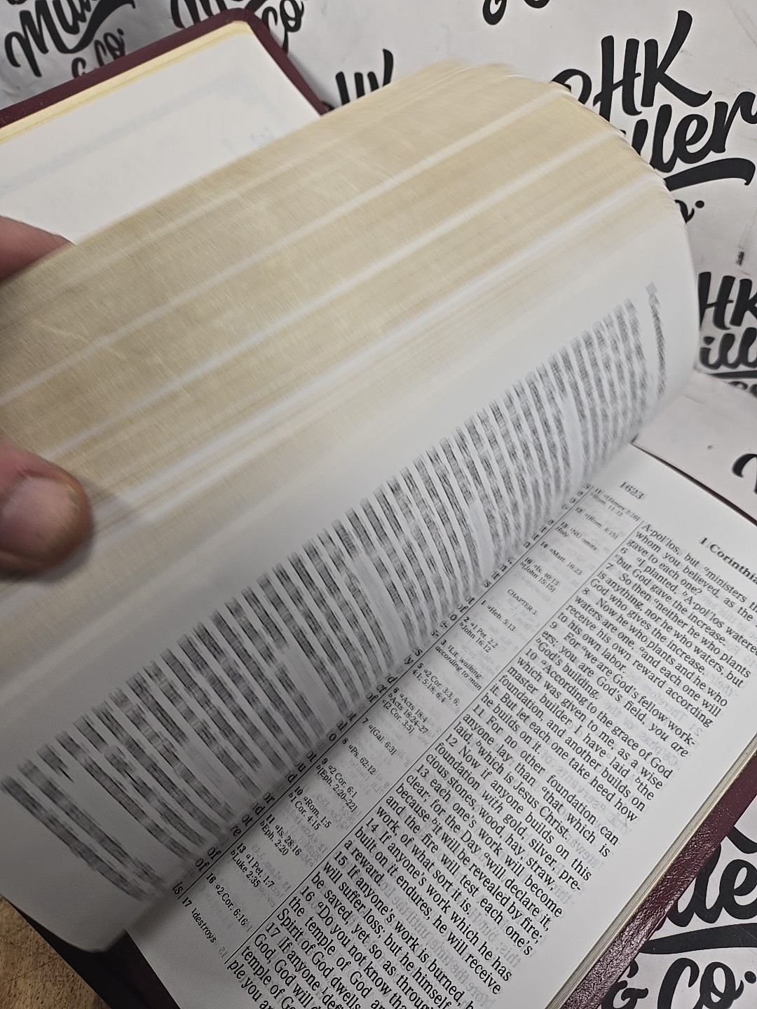 Holy Bible New King James Version NKJV Giant Print Red Letter Nelson 993BG 1982