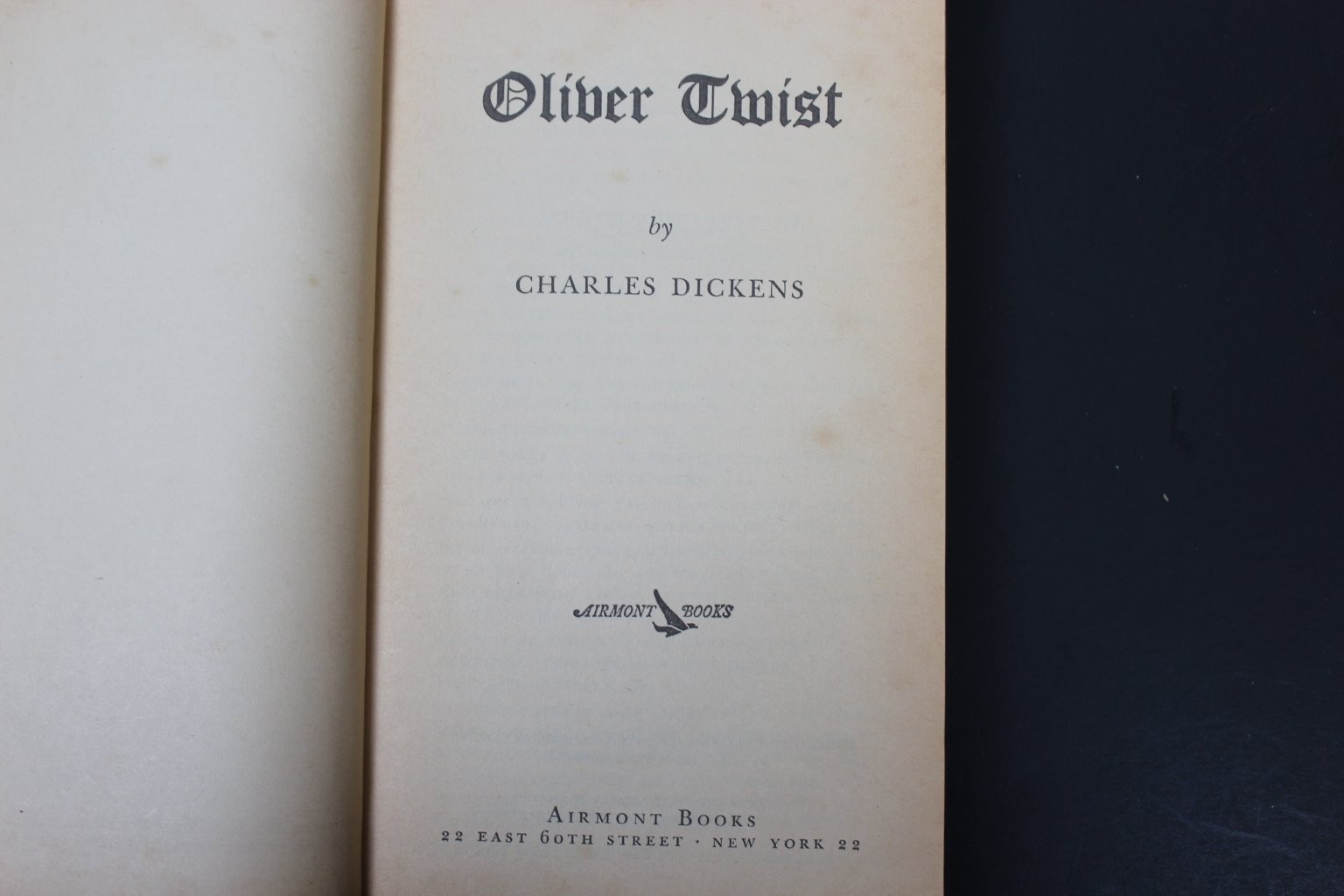 Oliver Twist Charles Dickens 1963 Airmont Classic Complete Unabridged PB