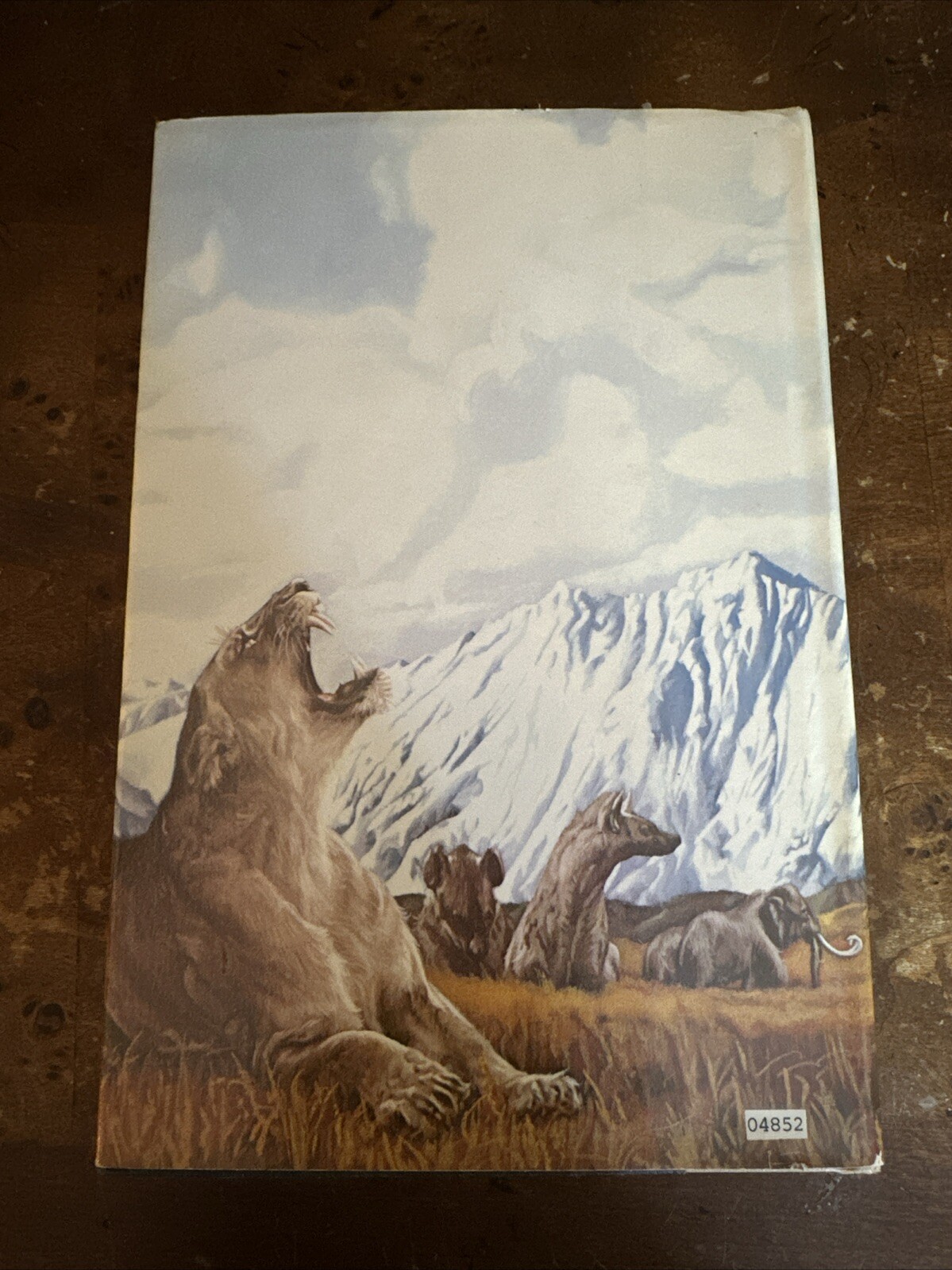 The Valley Of The Horses: Earth’s Children Ser.: by Jean M. Auel 1982 HC *Mint*