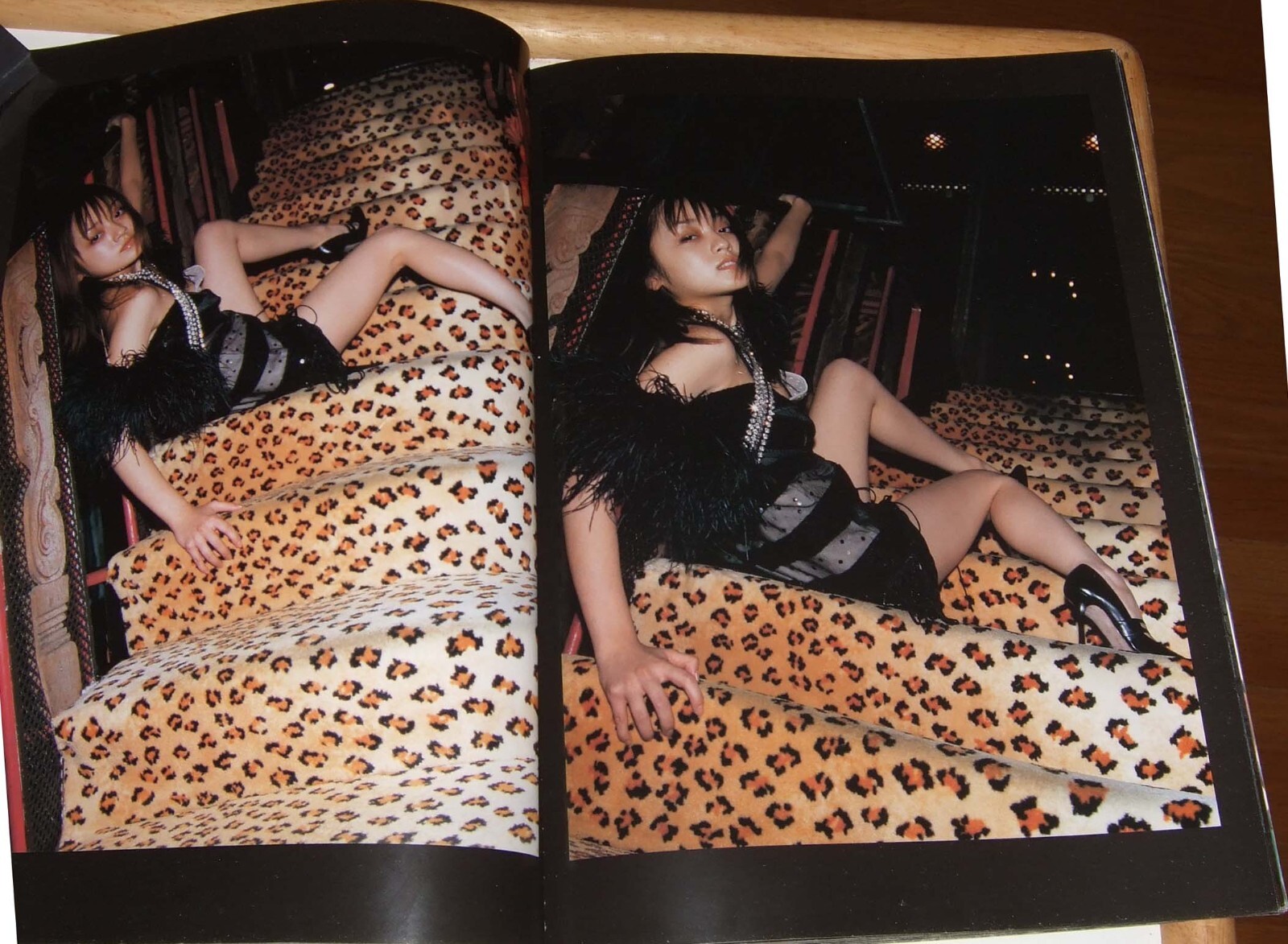 ARUZE GROUP JAPANESE PRETTY GIRL PHOTOBOOK – 104 PAGES